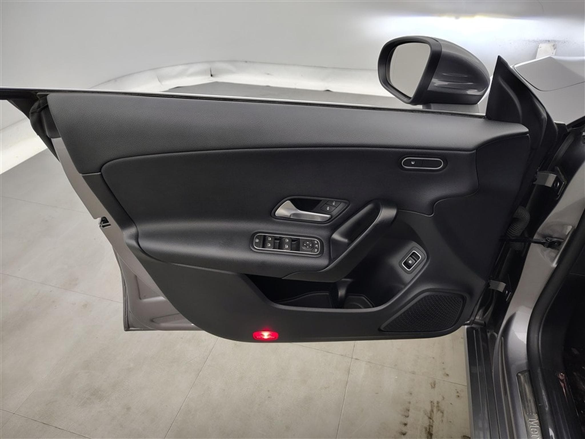 Mercedes CLA 250 e PHEV Business Line  Navi / Led / PDC av+ar (2022) - Photo 16