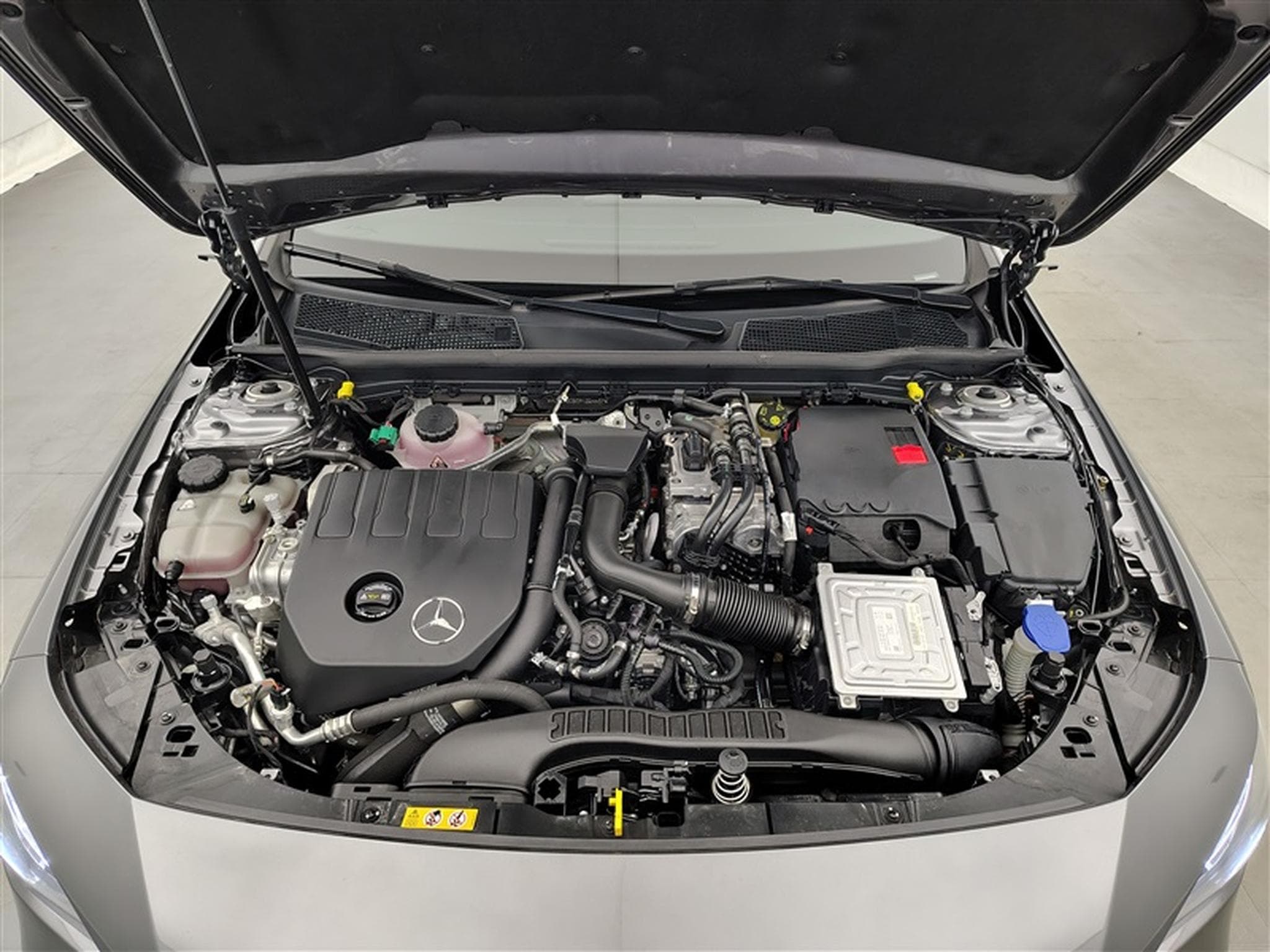 Mercedes CLA 250 e PHEV Business Line  Navi / Led / PDC av+ar (2022) - Photo 19
