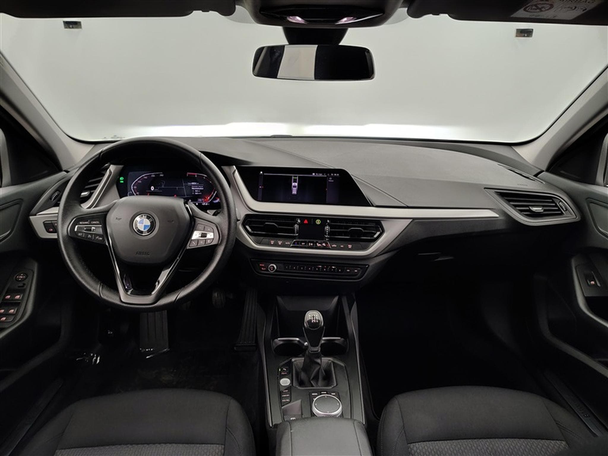 BMW 116 116i Business Line NAVI/FULL LED/JA16/PDC AV AR (2022) - Photo 8