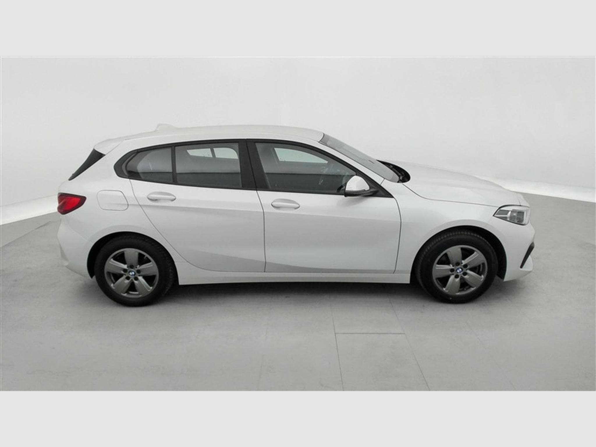 BMW 116 116i Business Line NAVI/FULL LED/JA16/PDC AV AR (2022) - Photo 24