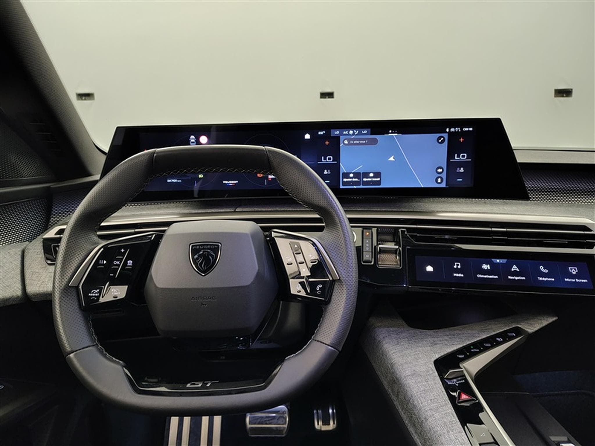 Peugeot 3008 1.2 HYBRID 136cv e-DSC6 GT Toit Pano/Navi/Carplay/JA 19/... (2025) - Photo 9