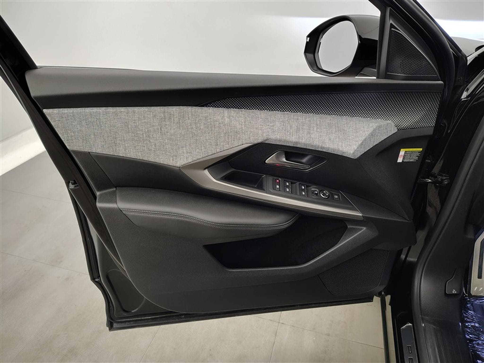 Peugeot 3008 1.2 HYBRID 136cv e-DSC6 GT Toit Pano/Navi/Carplay/JA 19/... (2025) - Photo 17