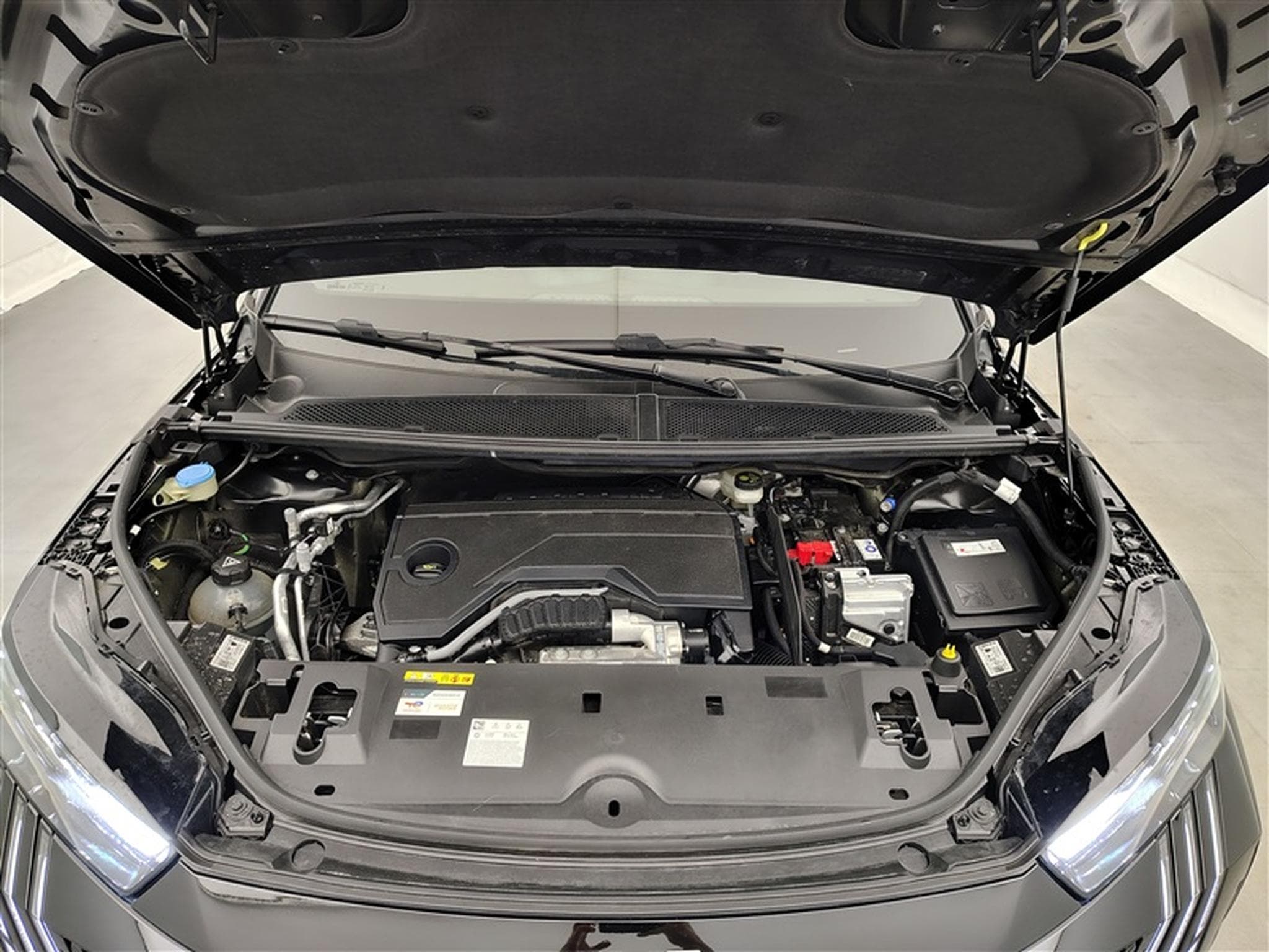 Peugeot 3008 1.2 HYBRID 136cv e-DSC6 GT Toit Pano/Navi/Carplay/JA 19/... (2025) - Photo 21