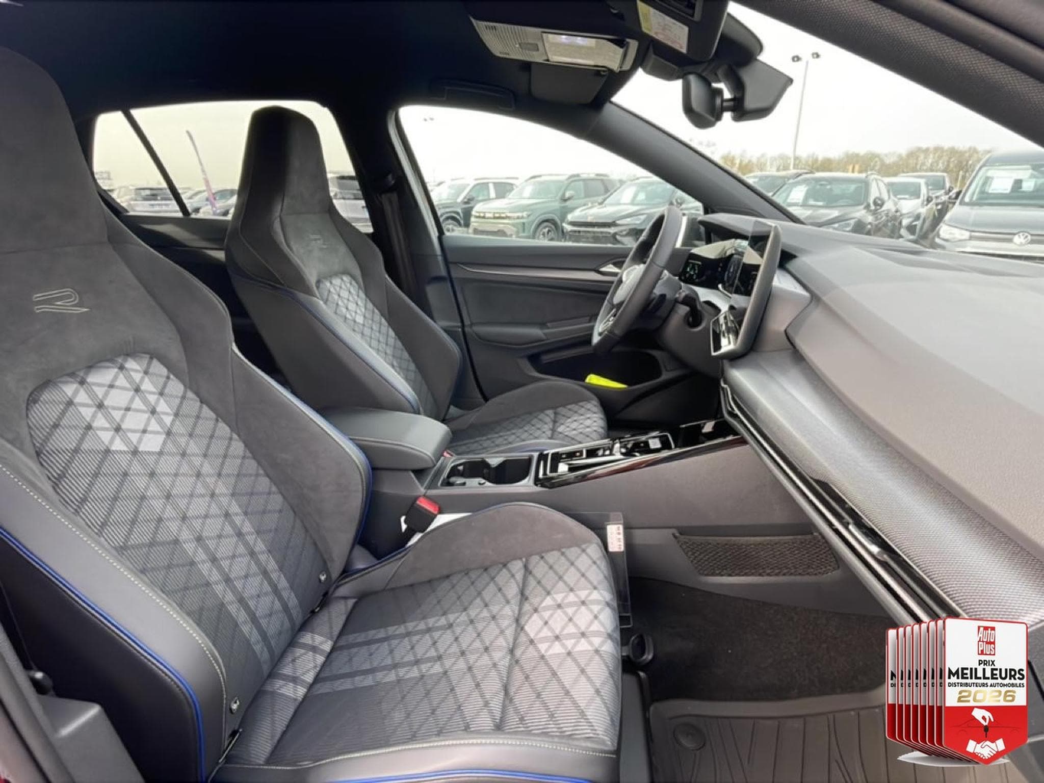 VW GOLF VIII 1.5 ETSI EVO2 150 R-LINE DSG7 (2026) - Foto 28