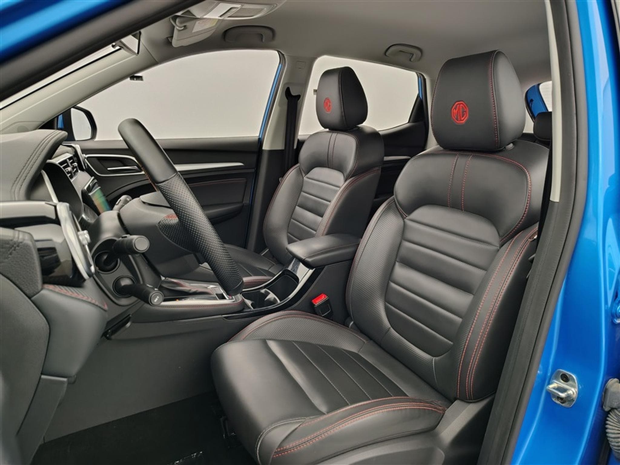 MG ZS 1.0 T-GDi Luxury AT (2024) - Photo 7
