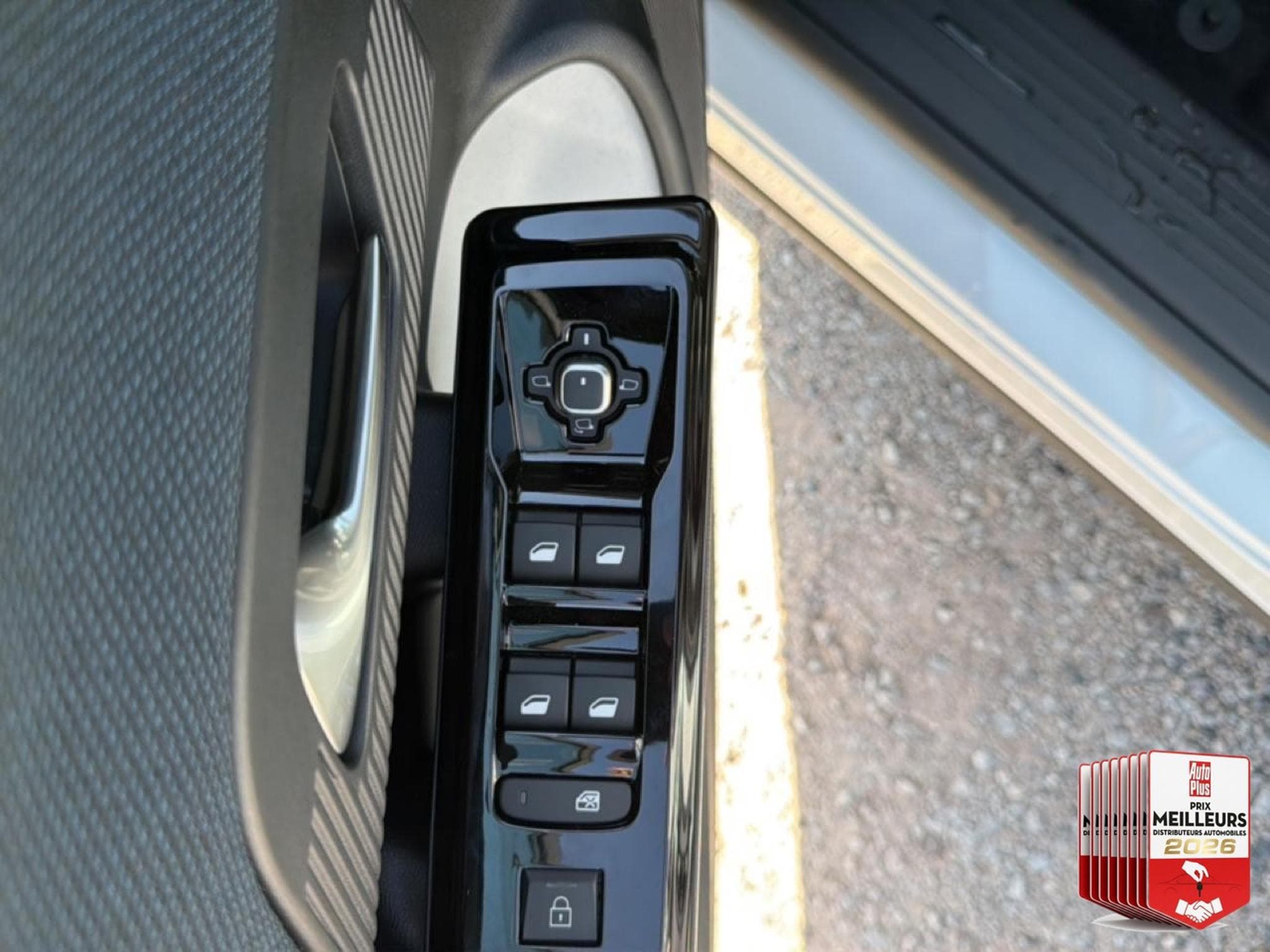 Citroën C5 AIRCROSS 1.2 HYBRIDE 145 PLUS BOITE AUTOMATIQUE (2026) - Foto 17