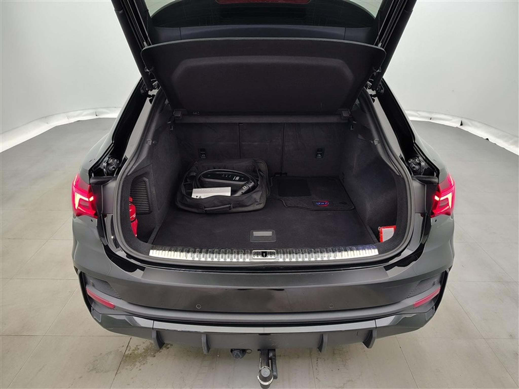 Audi Q3 Sportback PHEV 45 TFSIe S tronic S Line *NAVI/FULL LED/CAM* (2021) - Photo 14