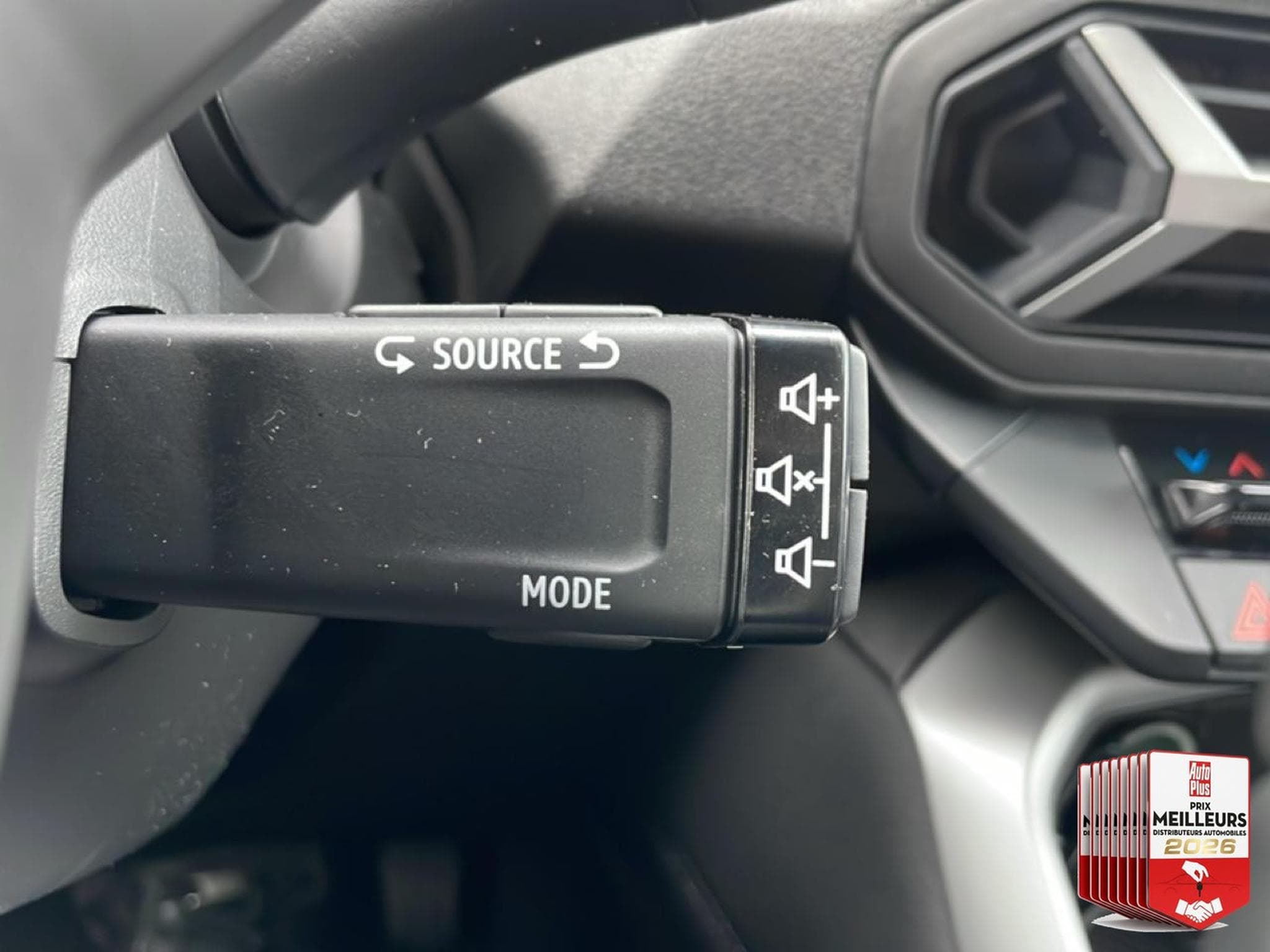 Dacia BIGSTER 1.8 HYBRID 155 JOURNEY (2025) - Foto 16