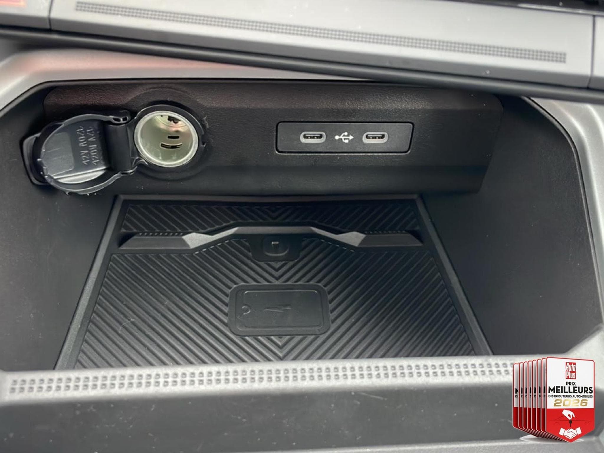 Dacia BIGSTER 1.8 HYBRID 155 JOURNEY (2025) - Foto 21