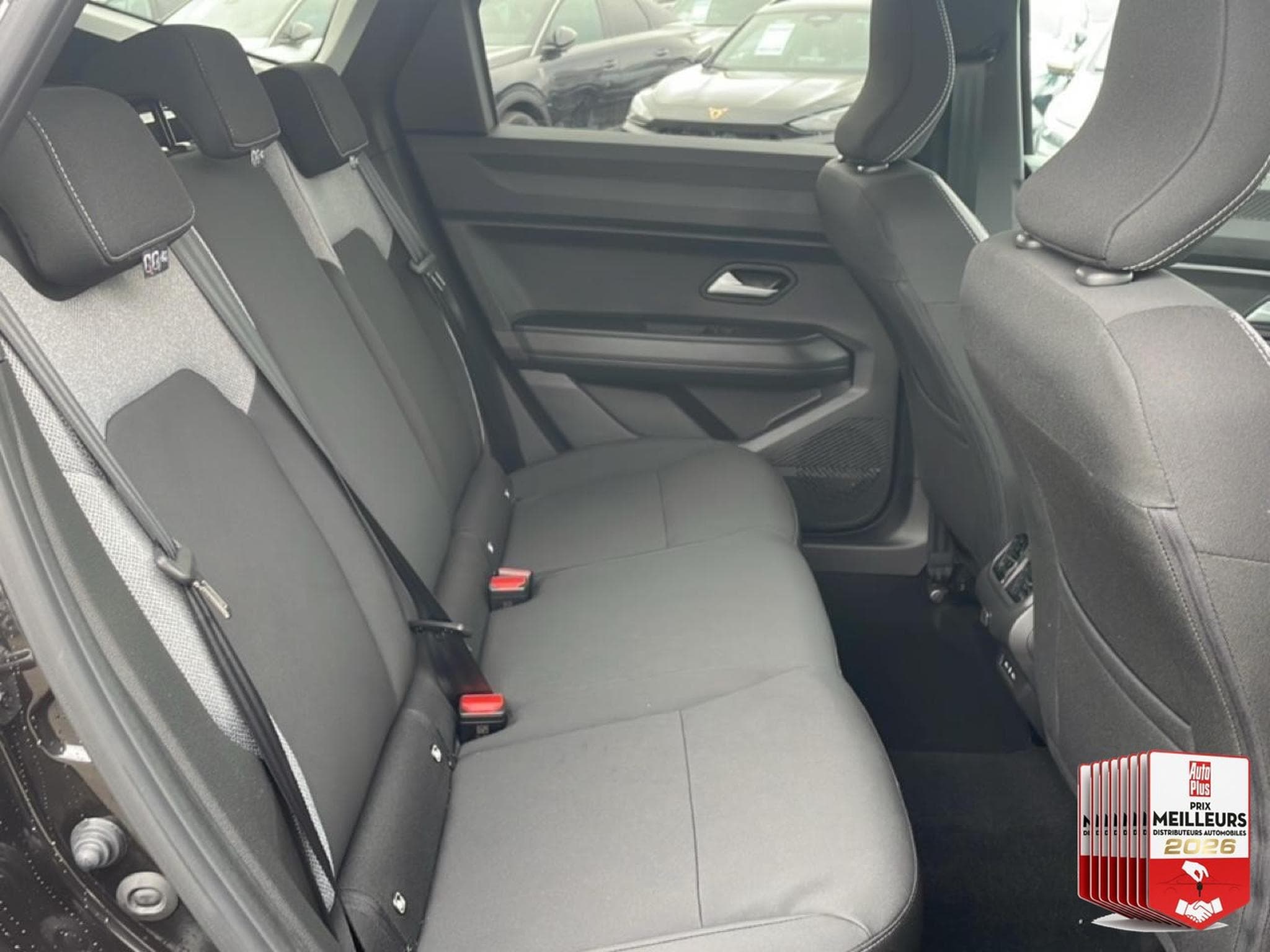 Dacia BIGSTER 1.8 HYBRID 155 JOURNEY (2025) - Foto 27