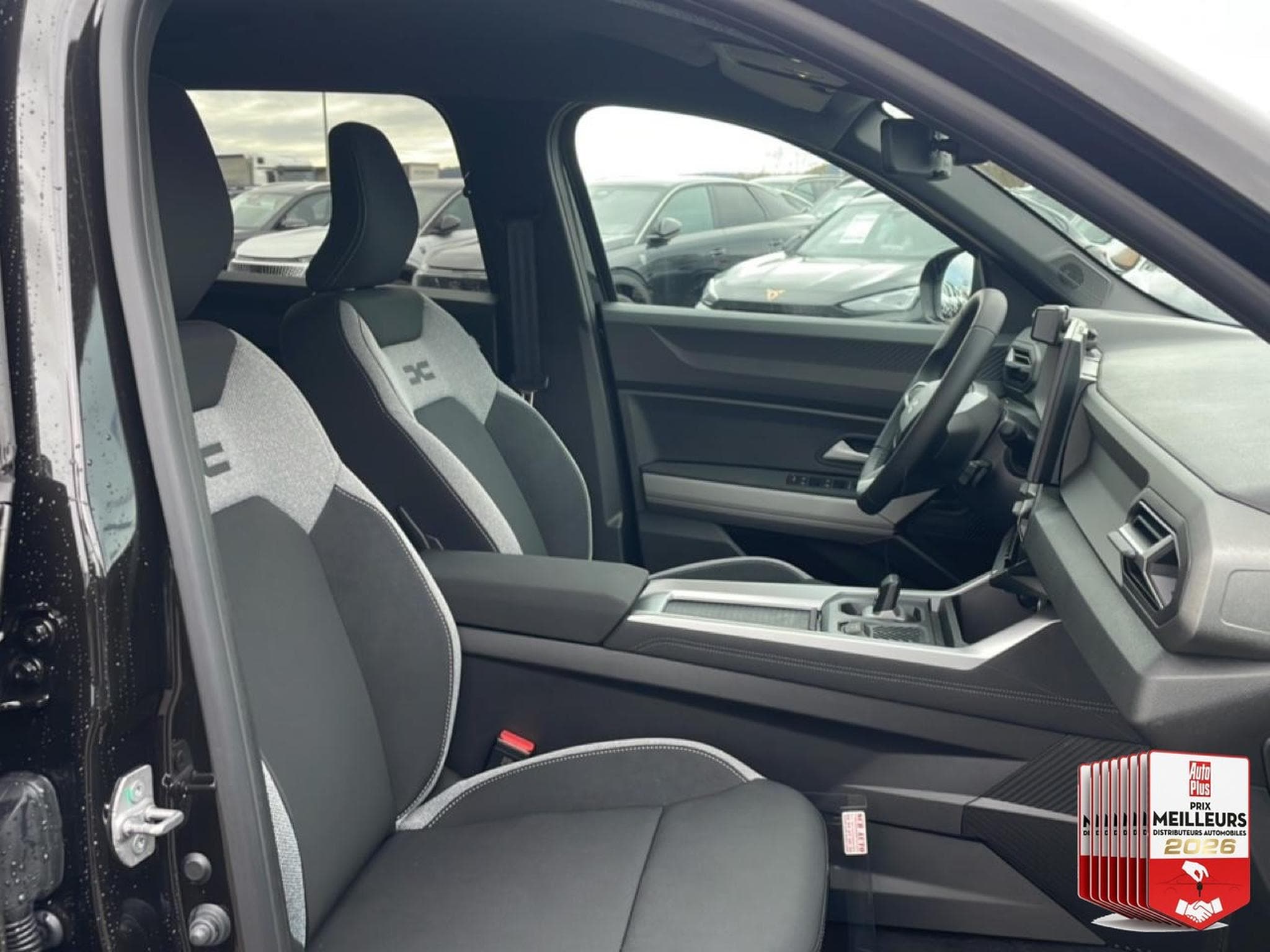 Dacia BIGSTER 1.8 HYBRID 155 JOURNEY (2025) - Foto 28