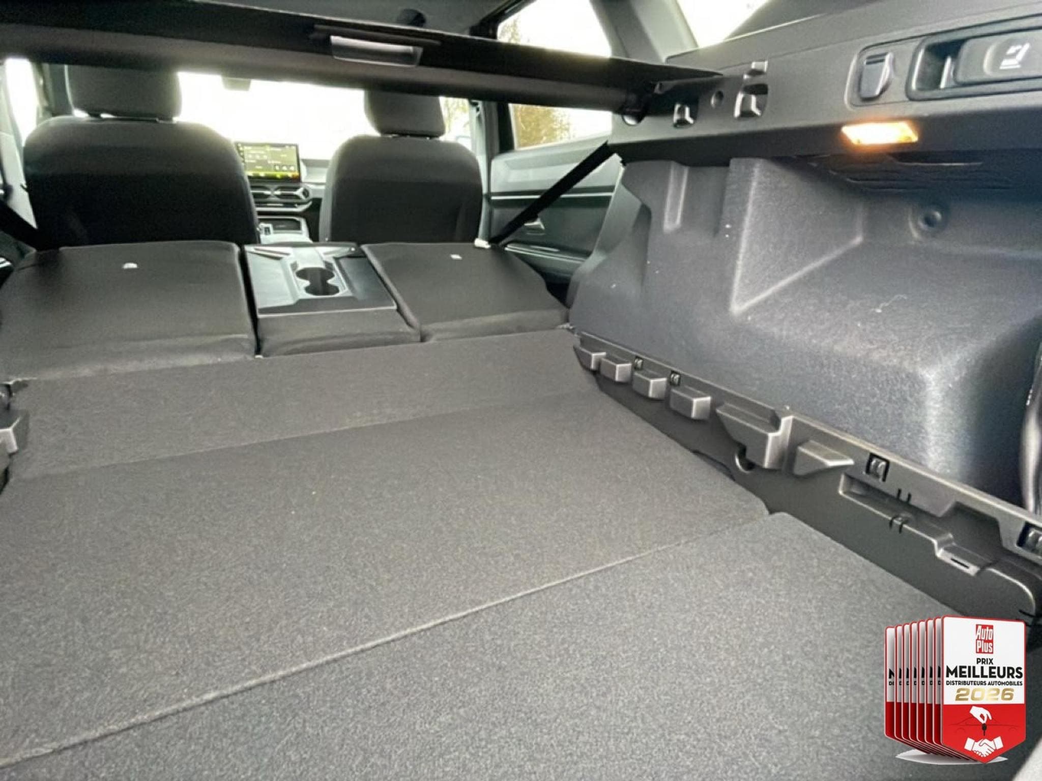 Dacia BIGSTER 1.8 HYBRID 155 JOURNEY (2025) - Foto 33