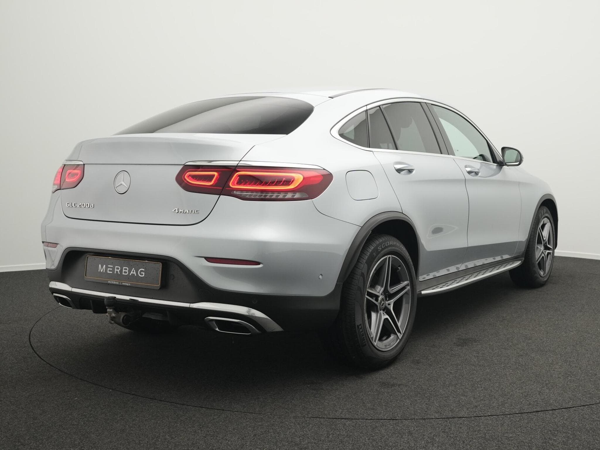 Mercedes GLC 200 d 4MATIC AMG-Line Coupé Distronic+AHK (2023) - Photo 3