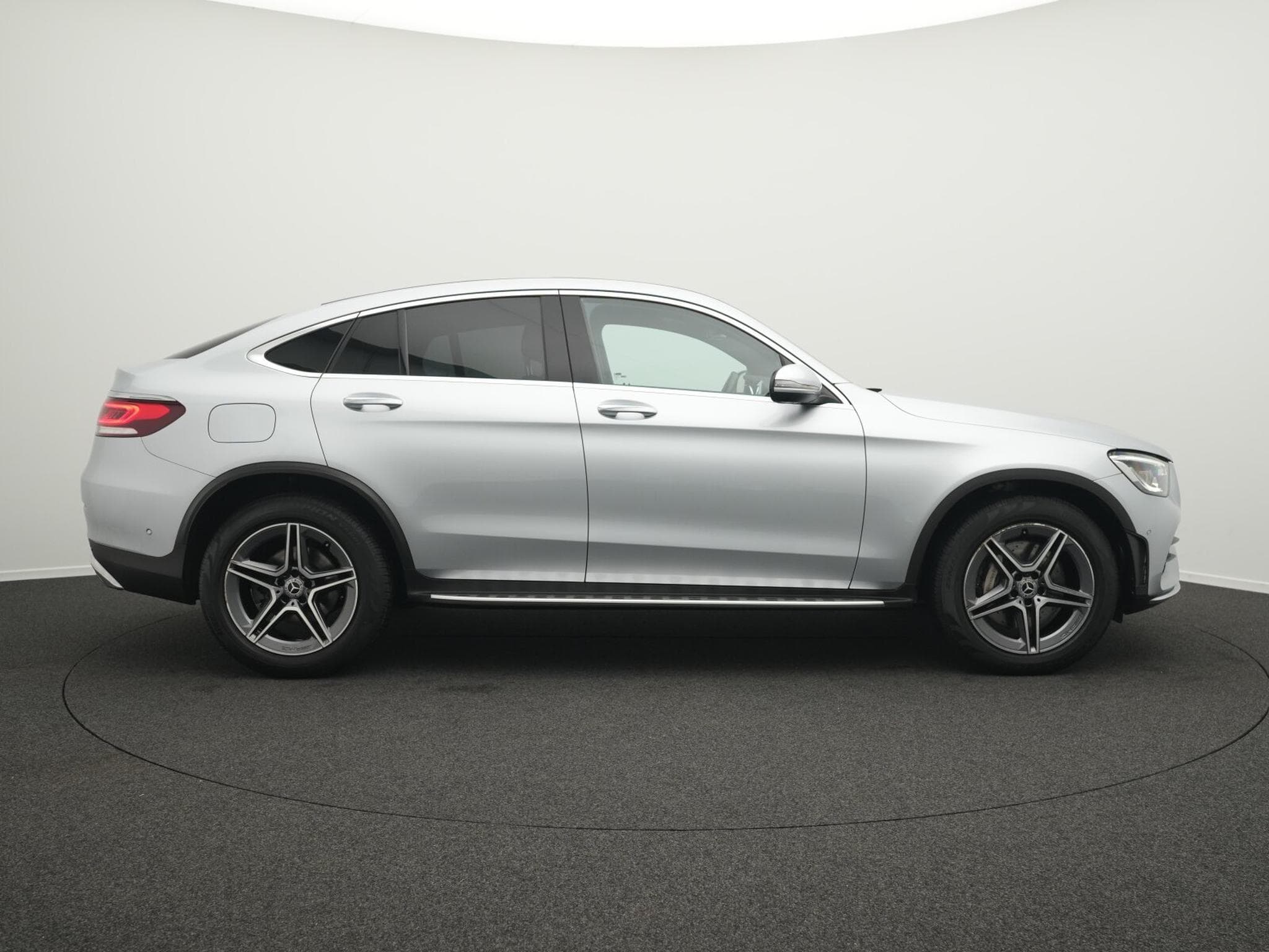 Mercedes GLC 200 d 4MATIC AMG-Line Coupé Distronic+AHK (2023) - Photo 5