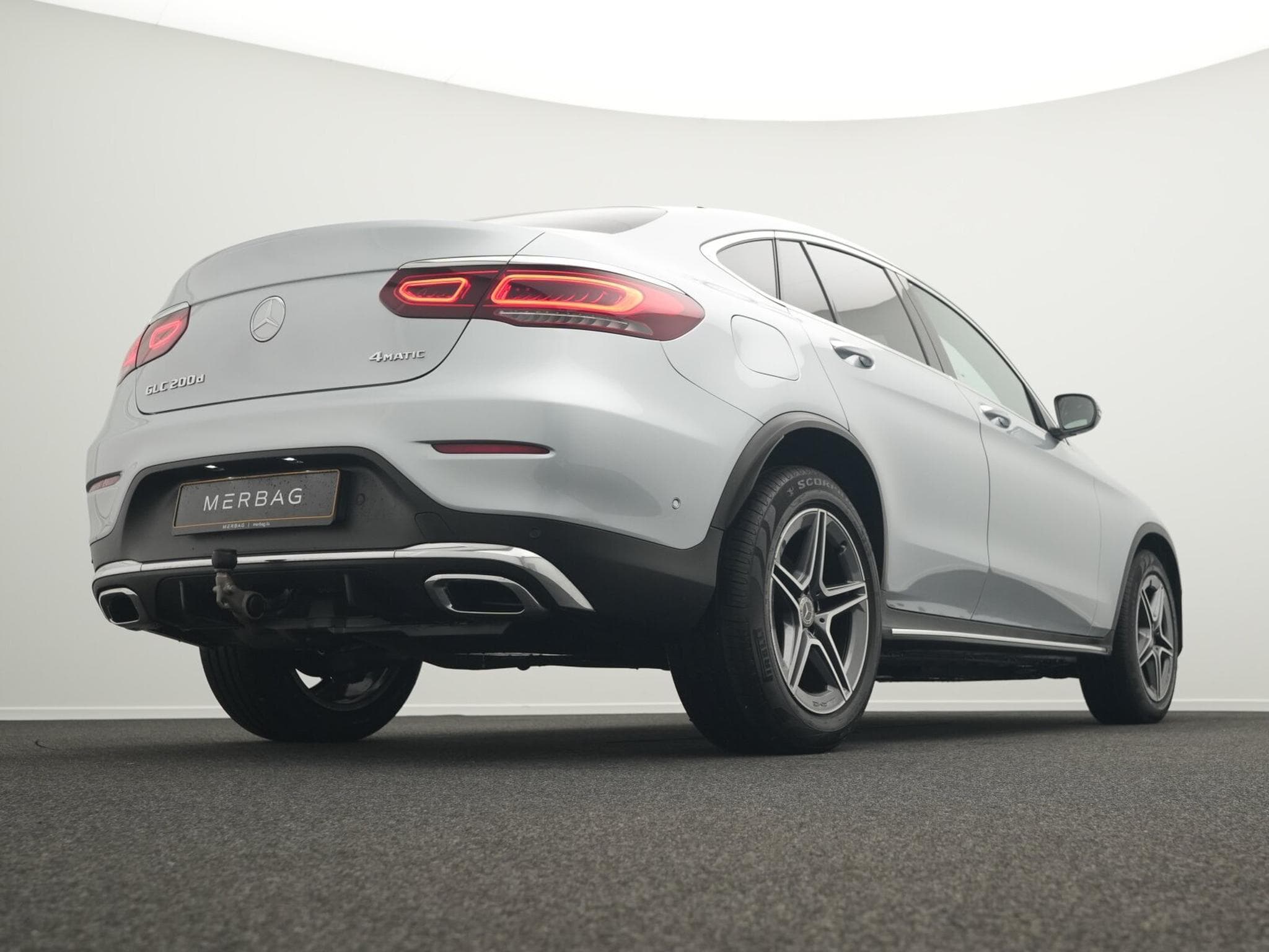 Mercedes GLC 200 d 4MATIC AMG-Line Coupé Distronic+AHK (2023) - Photo 11