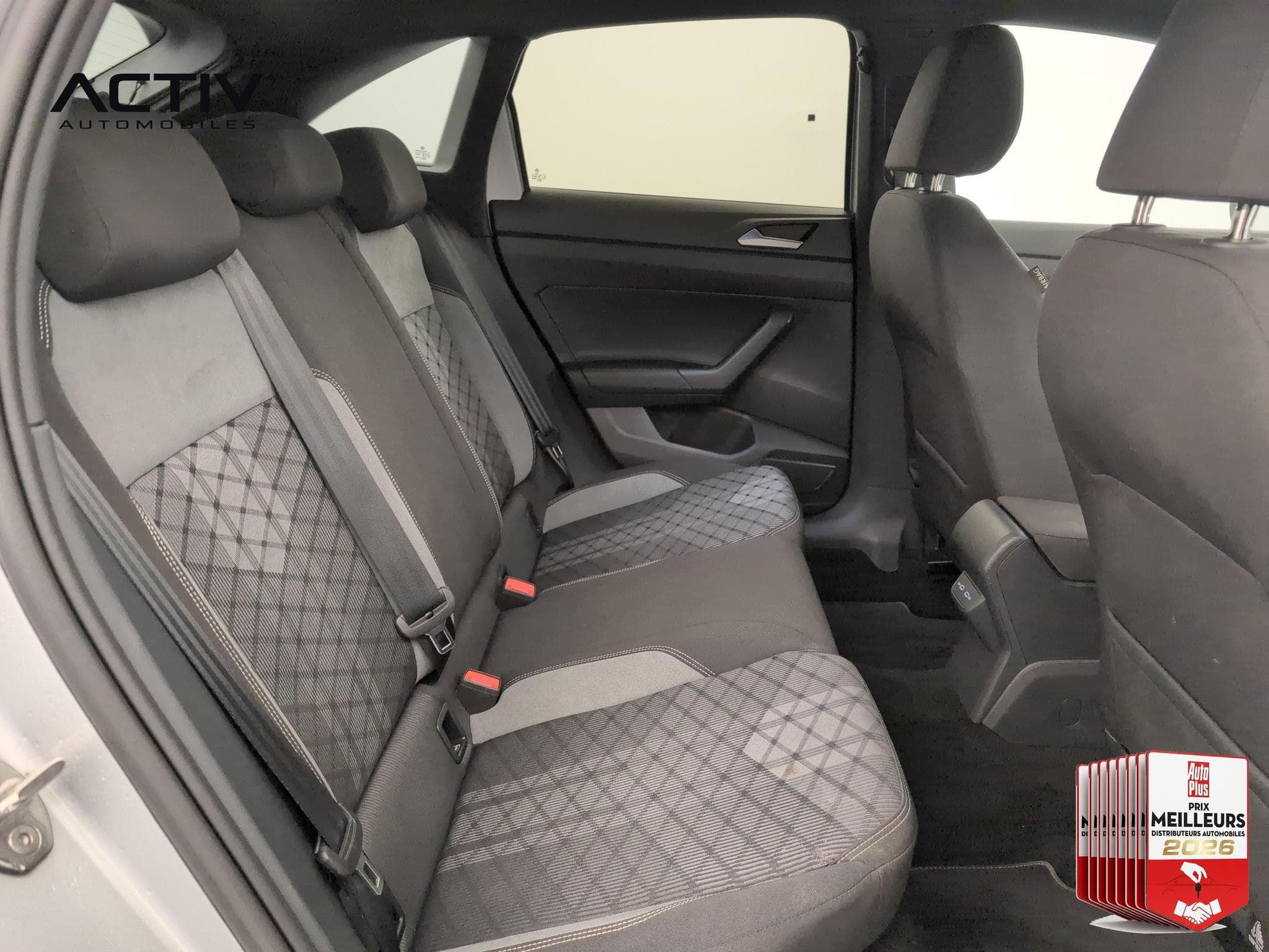 VW Taigo 1.0 TSI 116 BVM6 R-LINE (2025) - Foto 10