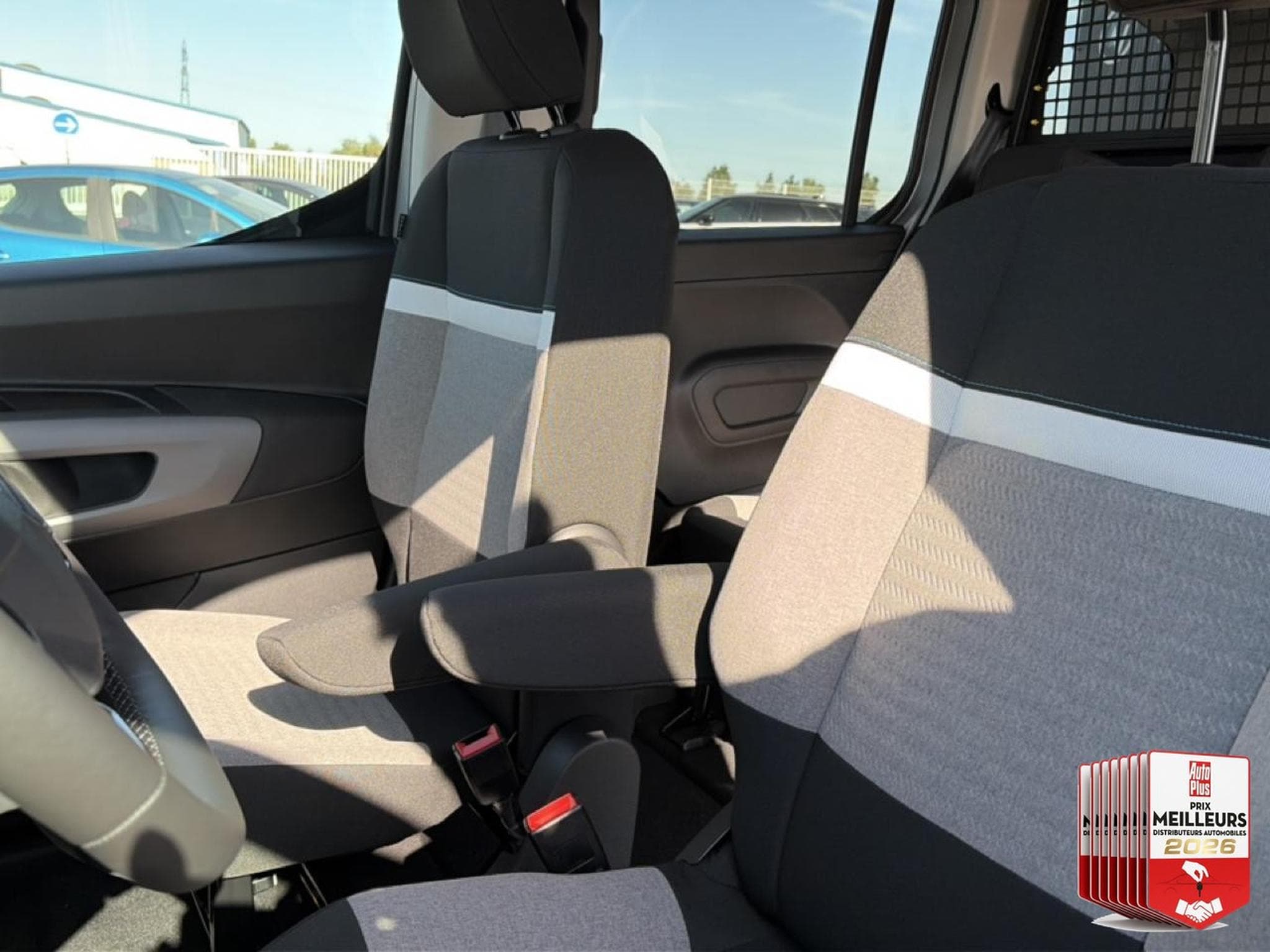 Citroën BERLINGO N1 1.5 BLUE HDI 130 M PLUS EAT8 (2026) - Photo 23