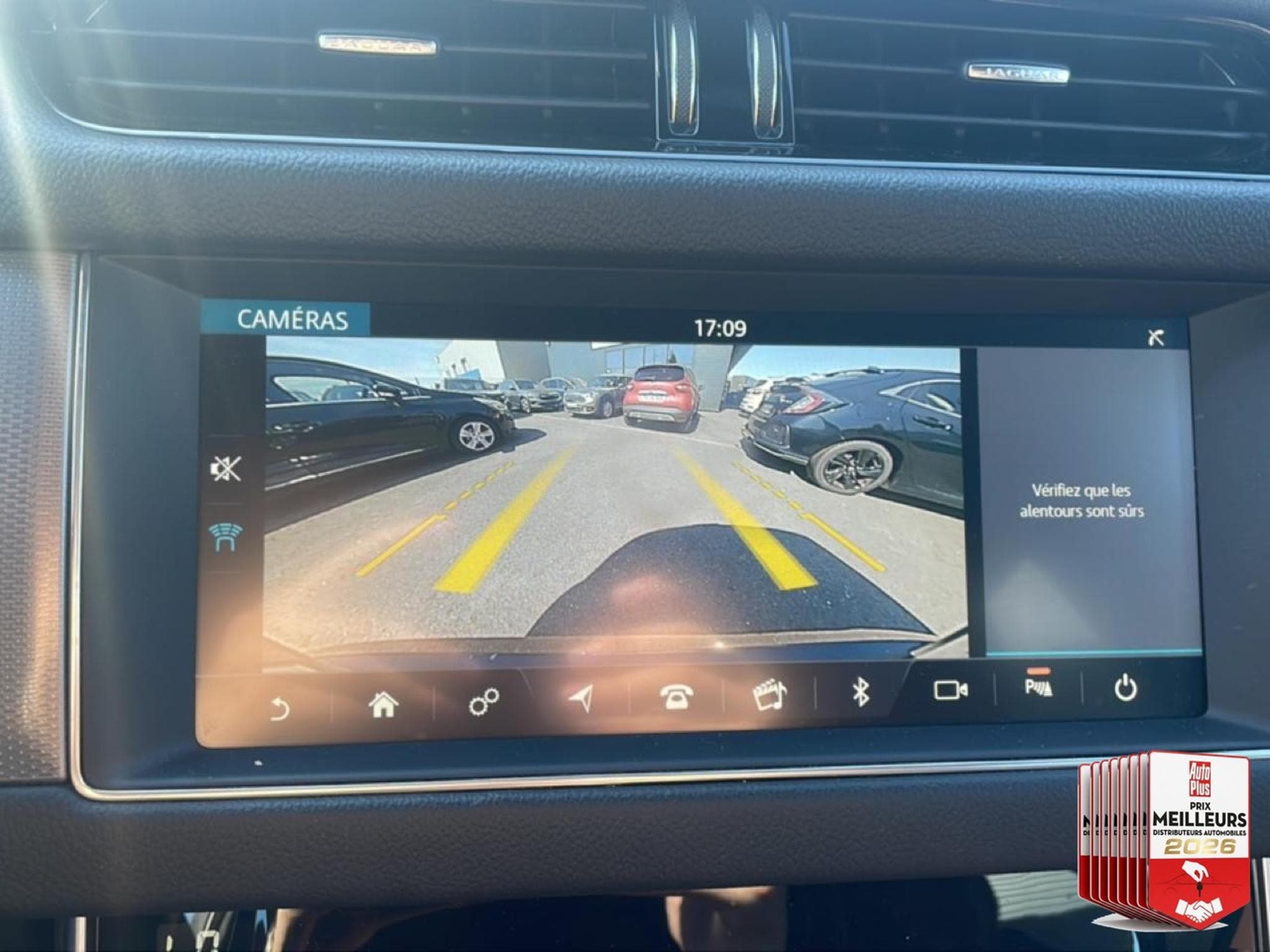 Jaguar XF 2.0D 180 BUSINESS R-SPORT BVA (2020) - Photo 28