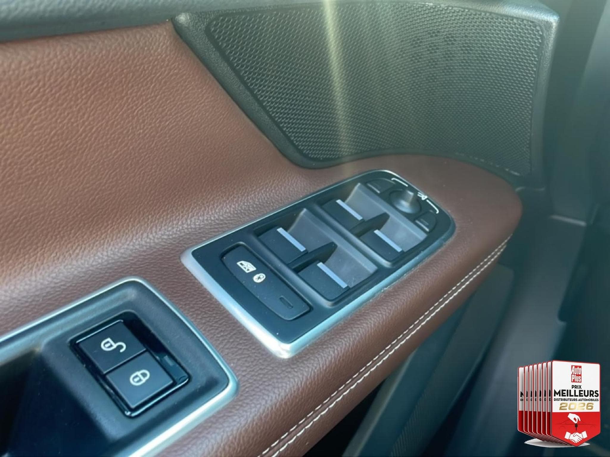Jaguar XF 2.0D 180 BUSINESS R-SPORT BVA (2020) - Photo 30