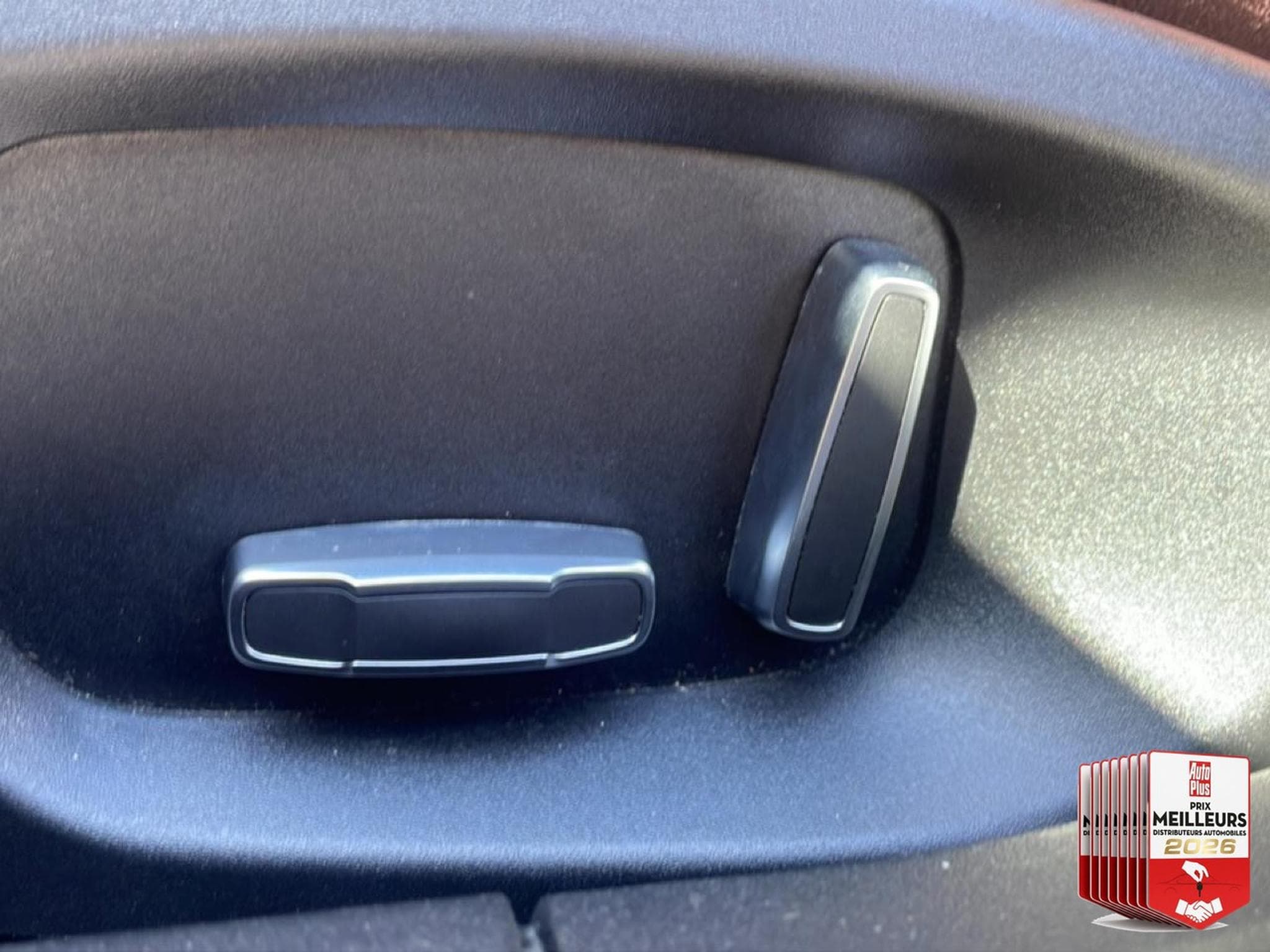Jaguar XF 2.0D 180 BUSINESS R-SPORT BVA (2020) - Photo 29