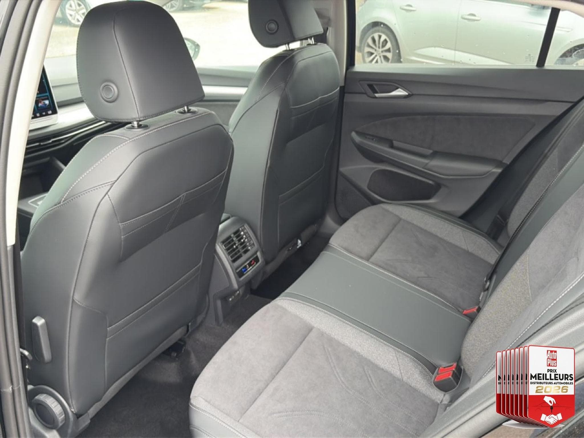 VW GOLF VIII 1.5 ETSI EVO2 116 LIFE DSG7 (2026) - Foto 27