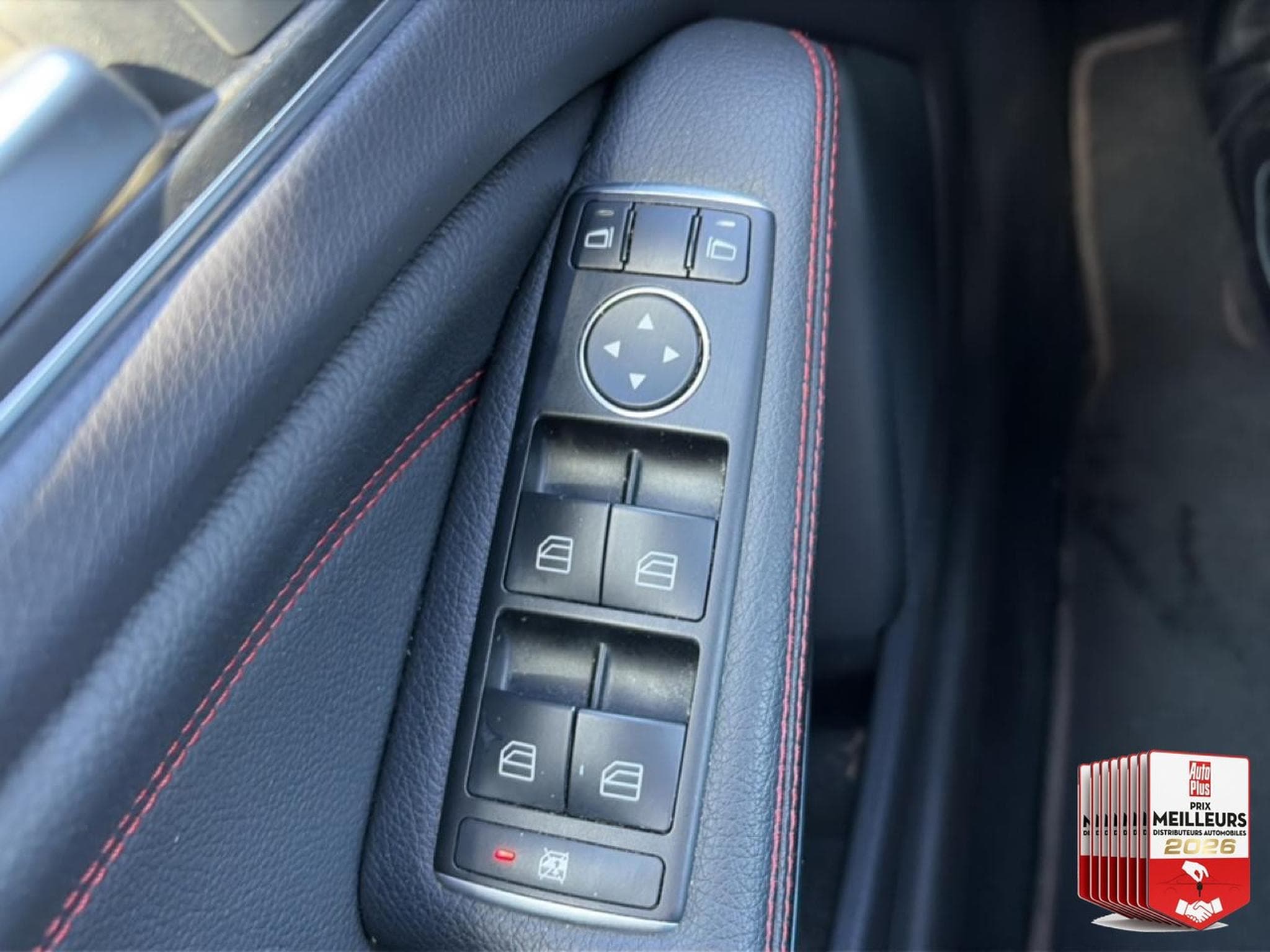 Mercedes CLASSE A 250 VERSION SPORT 7G-DCT (2015) - Foto 11