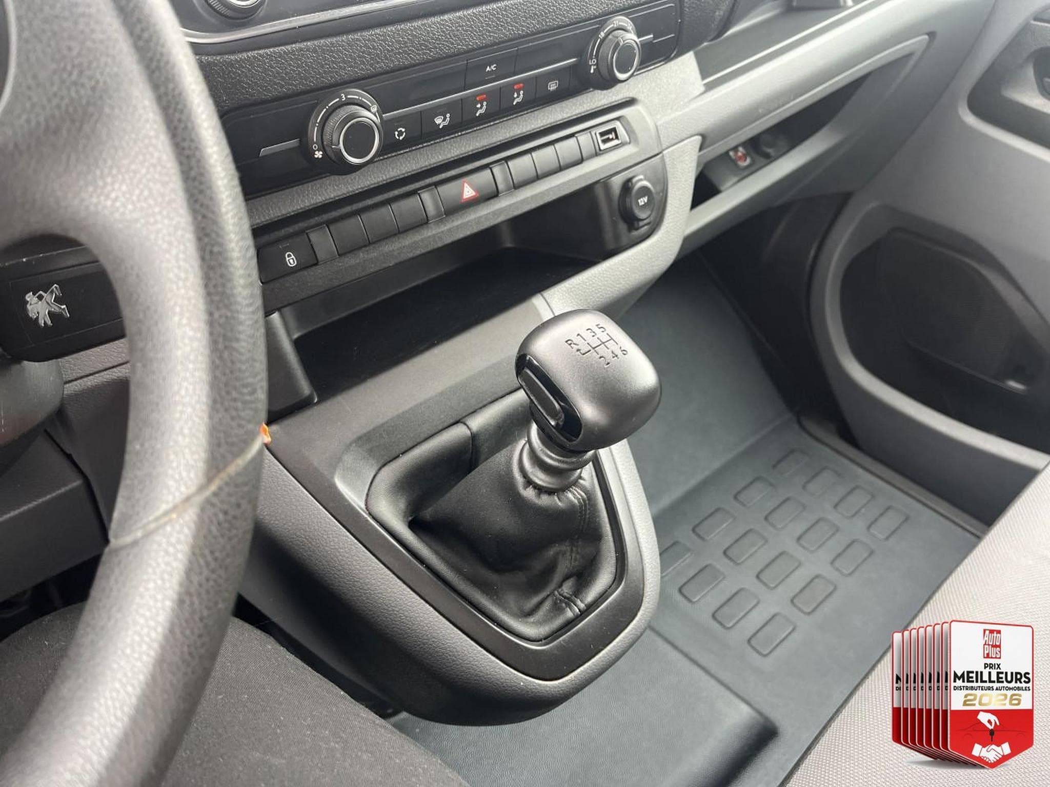 Peugeot TRAVELLER 1.5 BLUEHDI 120 STANDARD BUSINESS 9PL (2020) - Photo 16