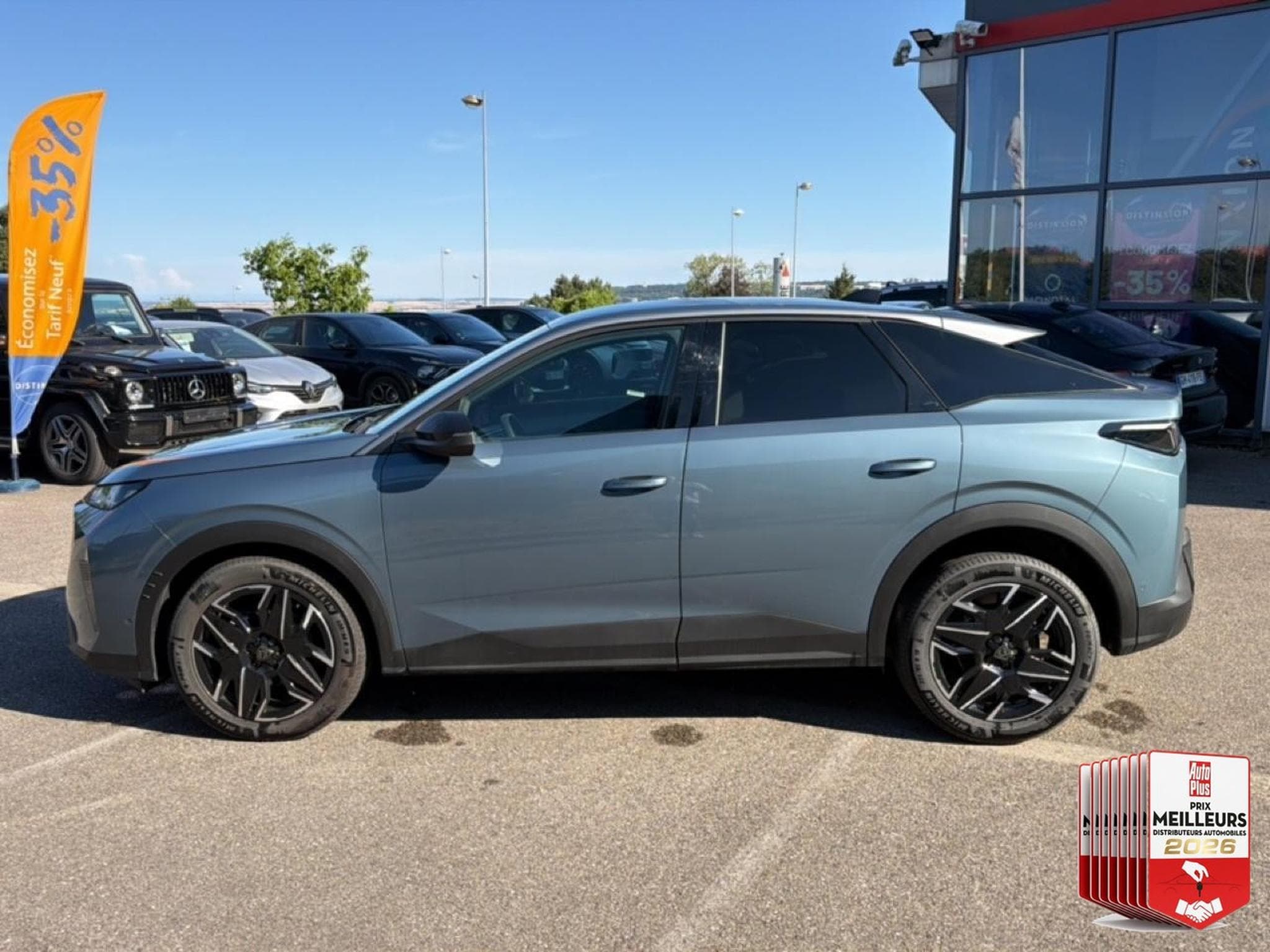 Peugeot 3008 1.2 HYBRID 145 ALLURE E-DCS6 (2025) - Photo 11