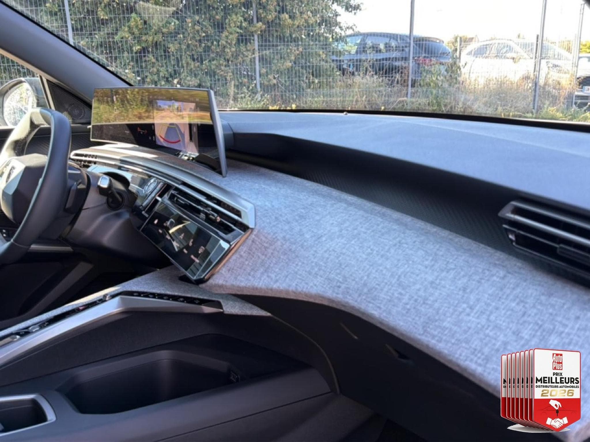 Peugeot 3008 1.2 HYBRID 145 ALLURE E-DCS6 (2025) - Photo 20