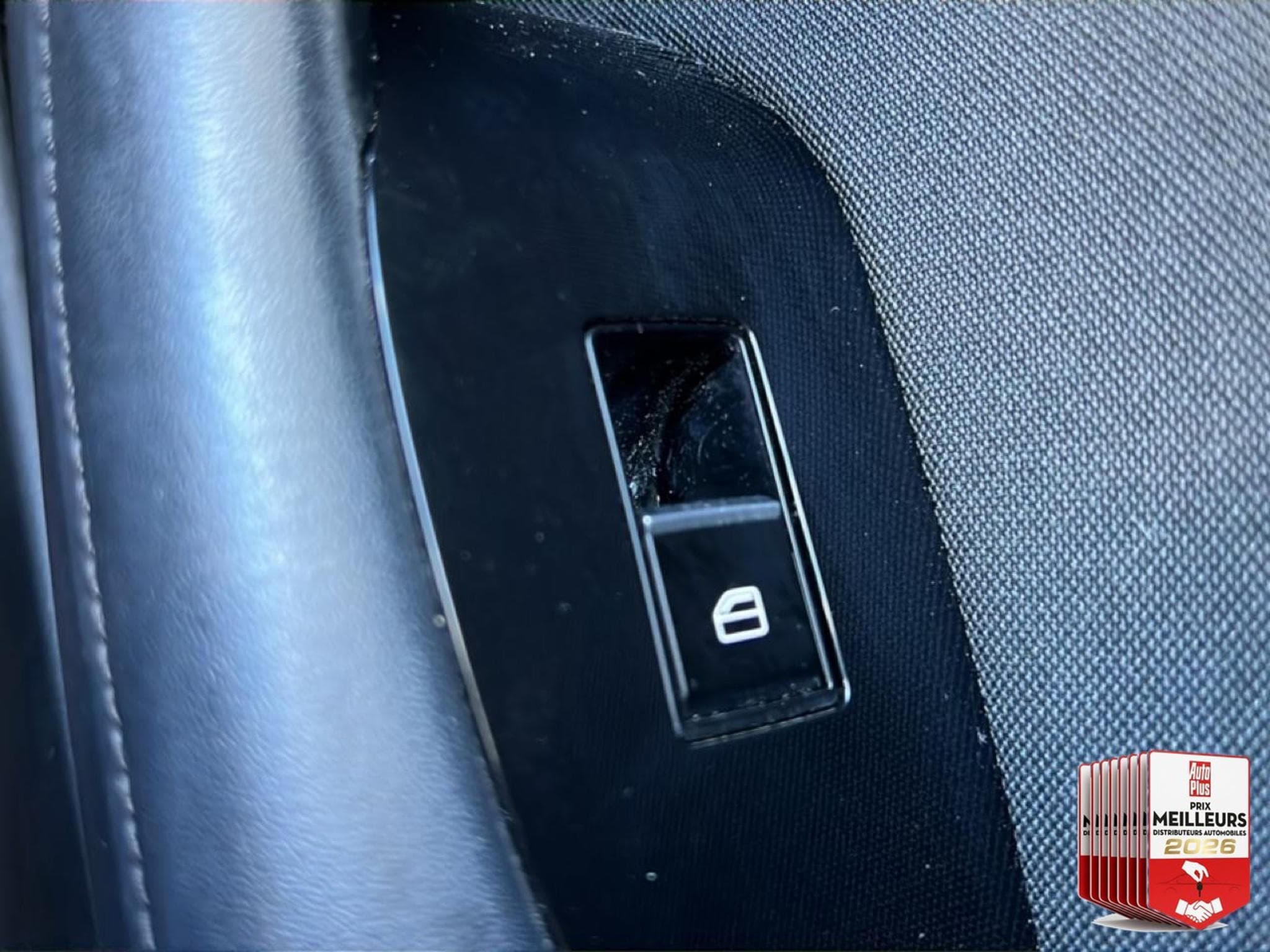 Mazda Mazda3 2.0 E-SKYACTIV-G M-HYBRID 122 BUSINESS EXECUTIVE BVA 2022 (2023) - Photo 16