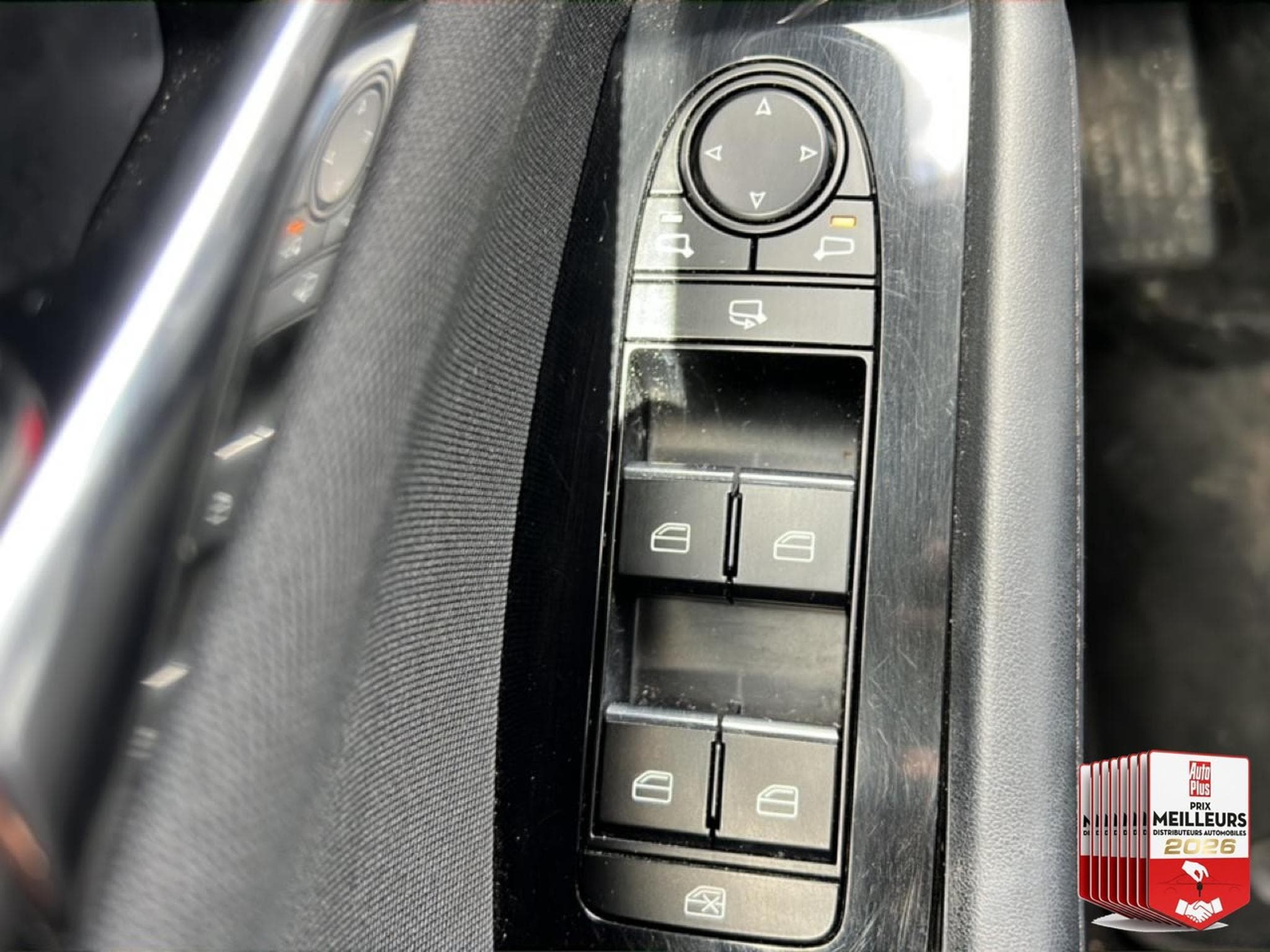 Mazda Mazda3 2.0 E-SKYACTIV-G M-HYBRID 122 BUSINESS EXECUTIVE BVA 2022 (2023) - Photo 28