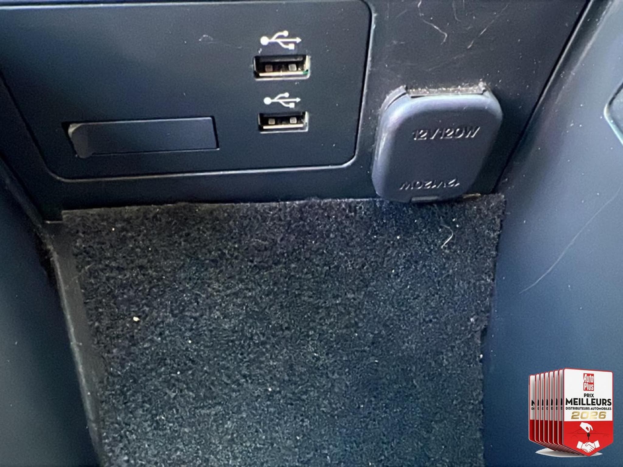 Mazda Mazda3 2.0 E-SKYACTIV-G M-HYBRID 122 BUSINESS EXECUTIVE BVA 2022 (2023) - Photo 33
