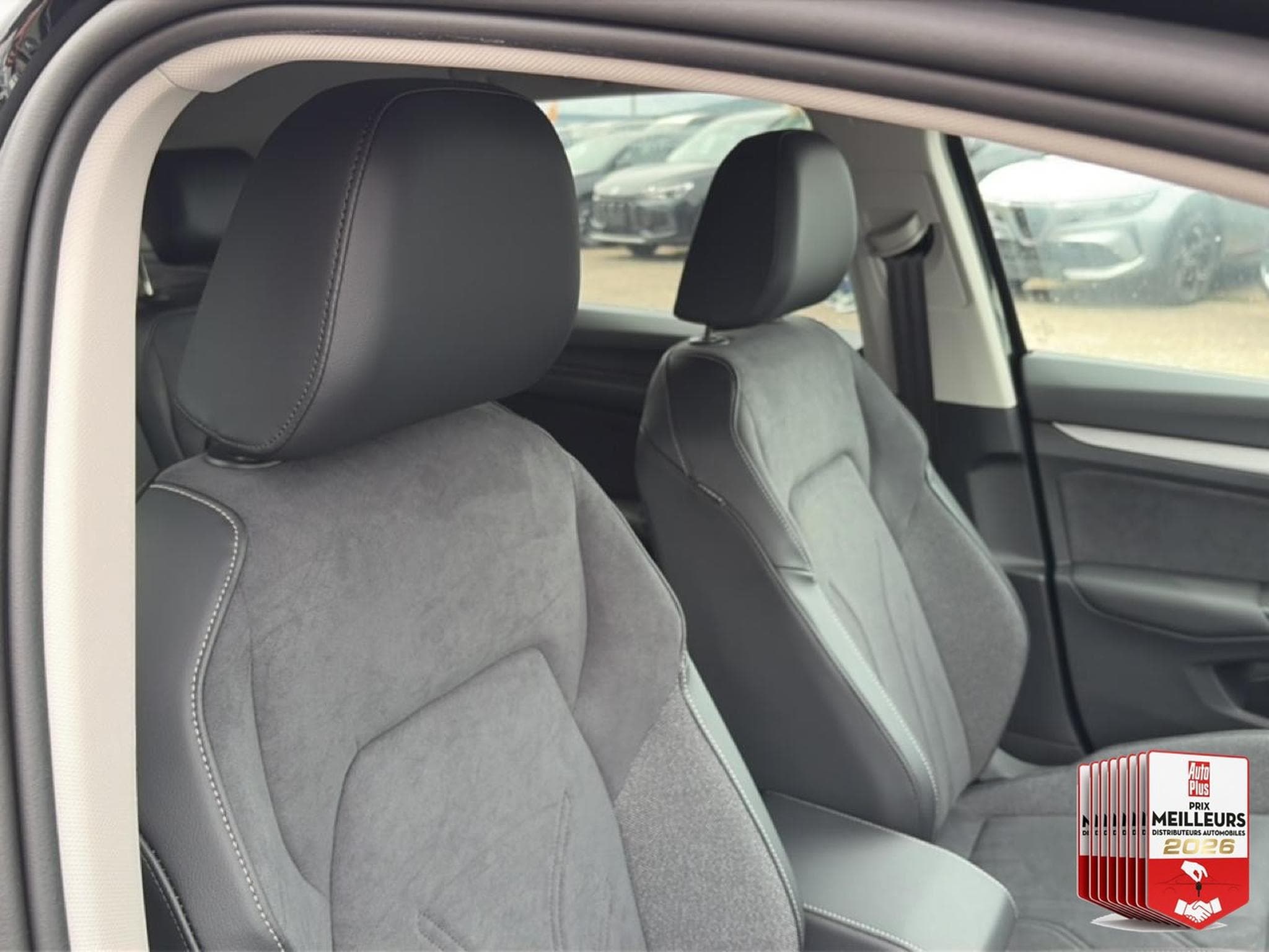 VW GOLF VIII 1.5 ETSI EVO2 116 LIFE DSG7 (2026) - Photo 32