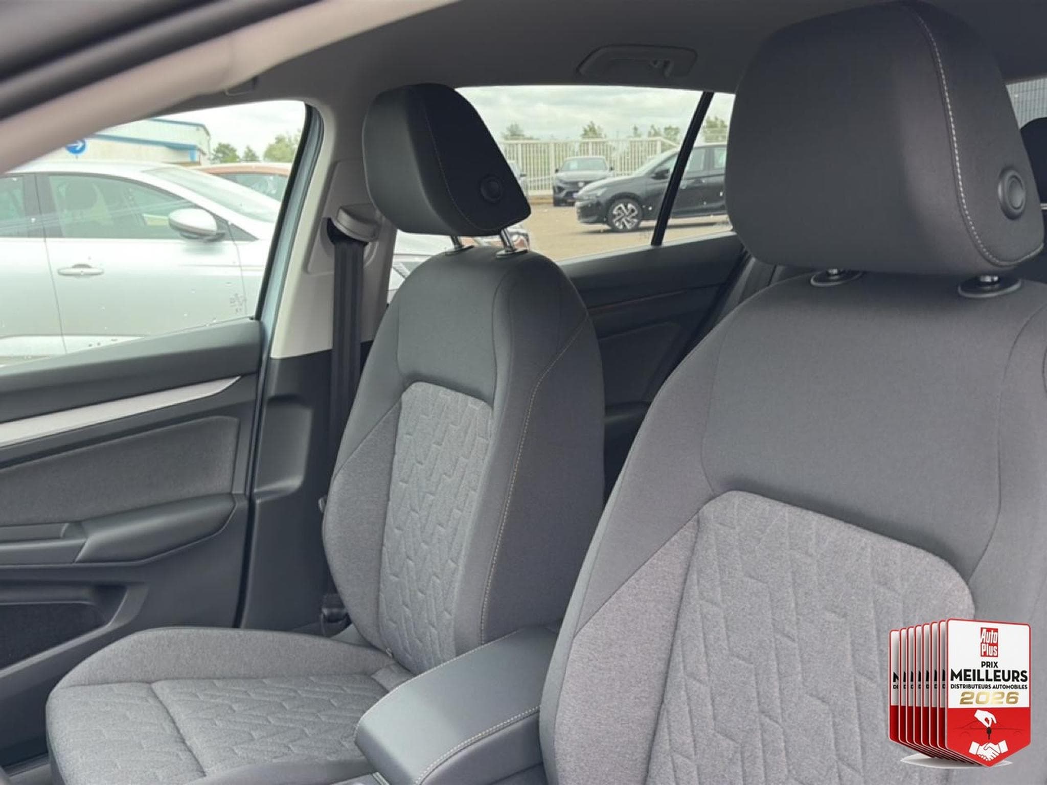 VW GOLF VIII 1.5 ETSI EVO2 116 LIFE DSG7 (2026) - Photo 25