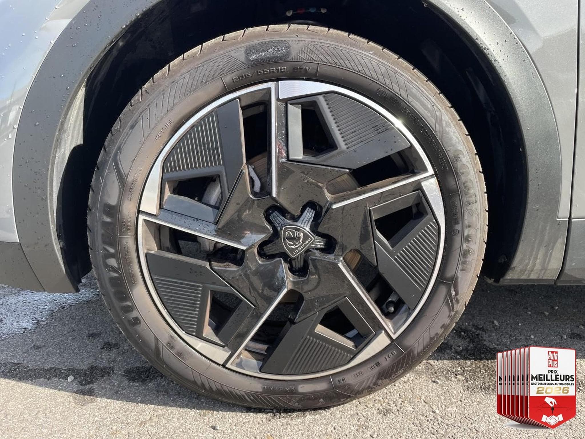 Peugeot 408 1.2 PURETECH 130 GT EAT8 (2023) - Foto 17