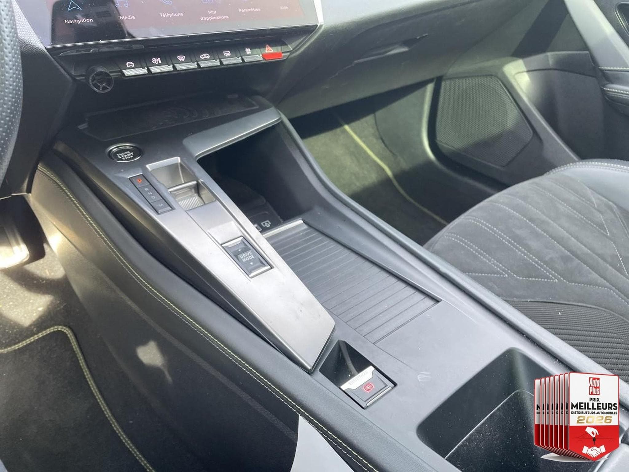 Peugeot 408 1.2 PURETECH 130 GT EAT8 (2023) - Foto 32