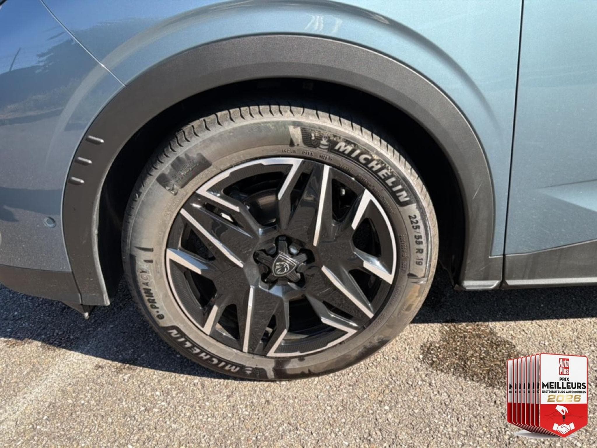 Peugeot 3008 1.2 HYBRID 145 ALLURE E-DCS6 (2025) - Photo 12