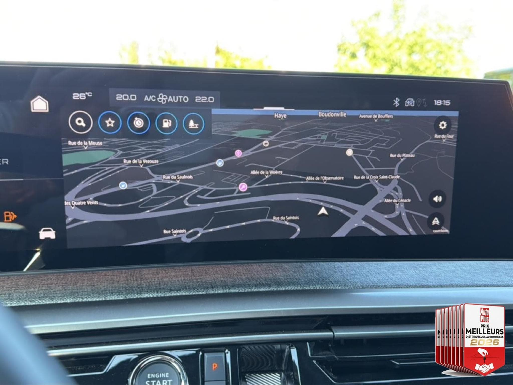 Peugeot 3008 1.2 HYBRID 145 ALLURE E-DCS6 (2025) - Photo 21