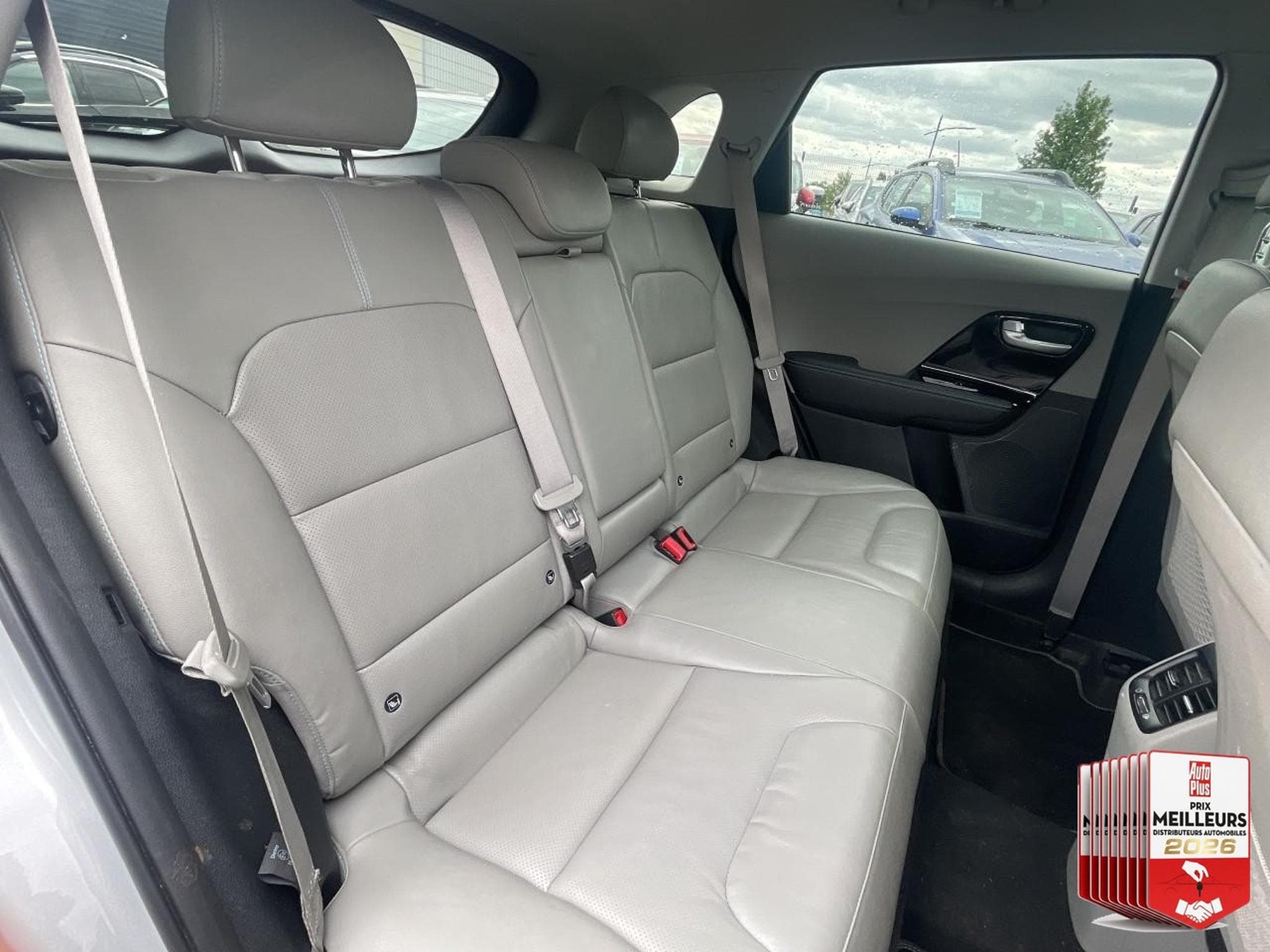 Kia NIRO 1.6 GDI 105 ISG + PLUG-IN 60.5 PREMIUM DCT6 (2018) - Foto 17