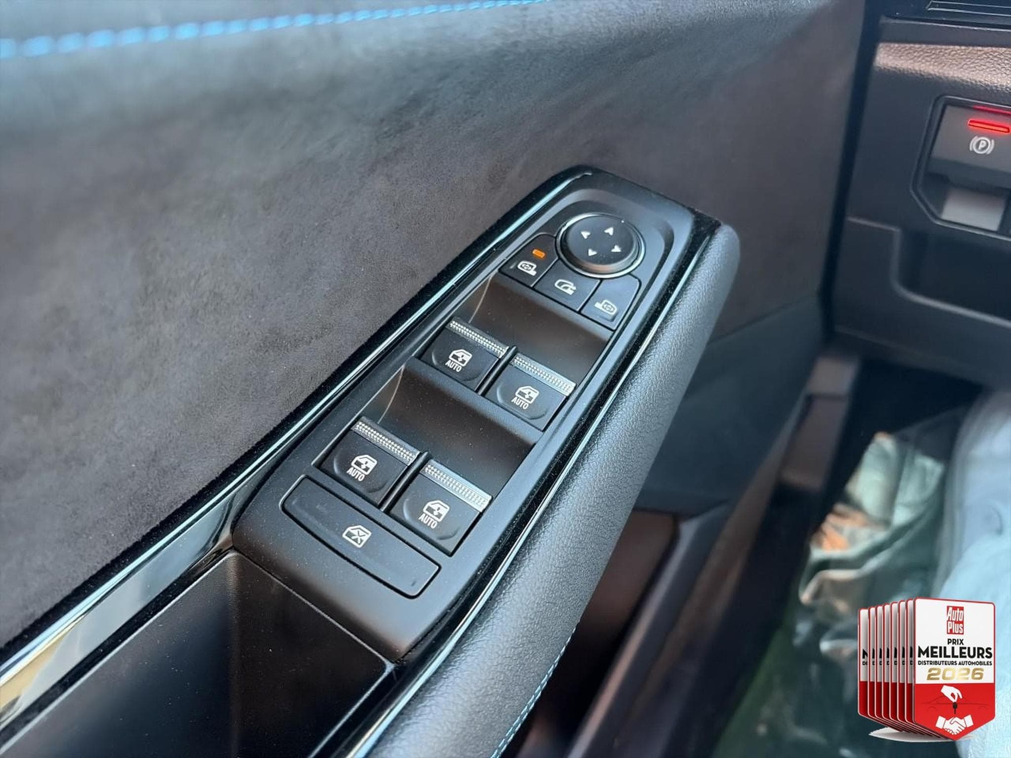 Renault AUSTRAL 1.2 E-TECH FULL HYBRID 200 ESPRIT ALPINE (2026) - Photo 11