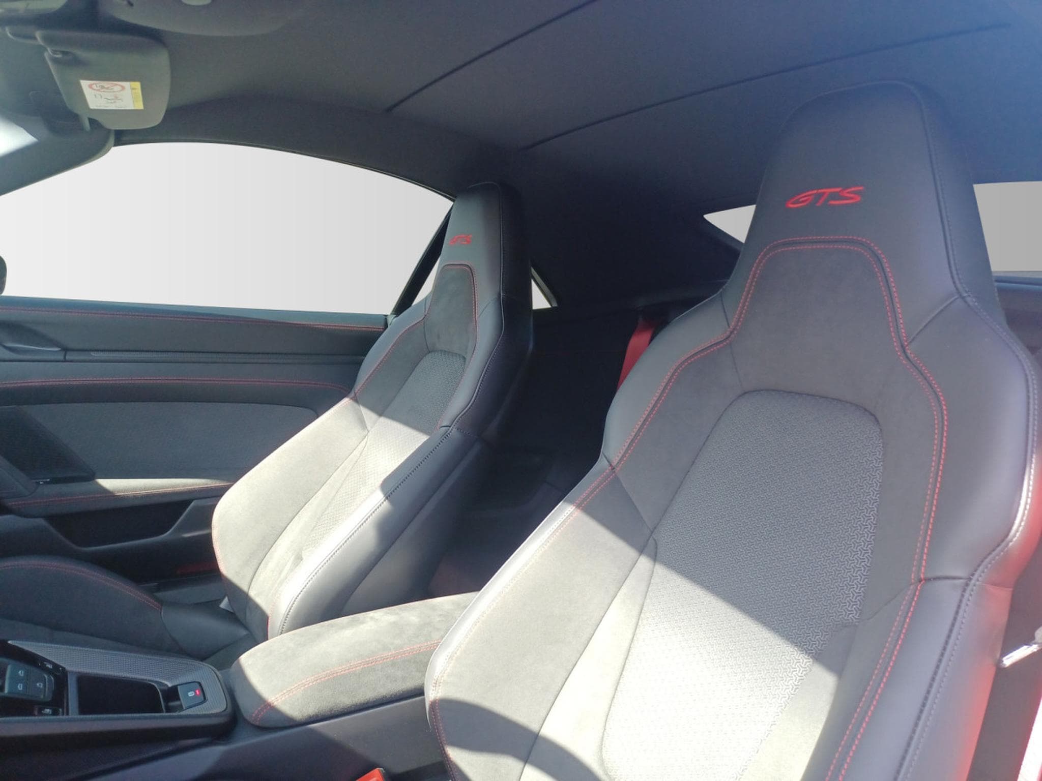 Porsche 911 Carrera 4 GTS Cabriolet (2026) - Foto 9