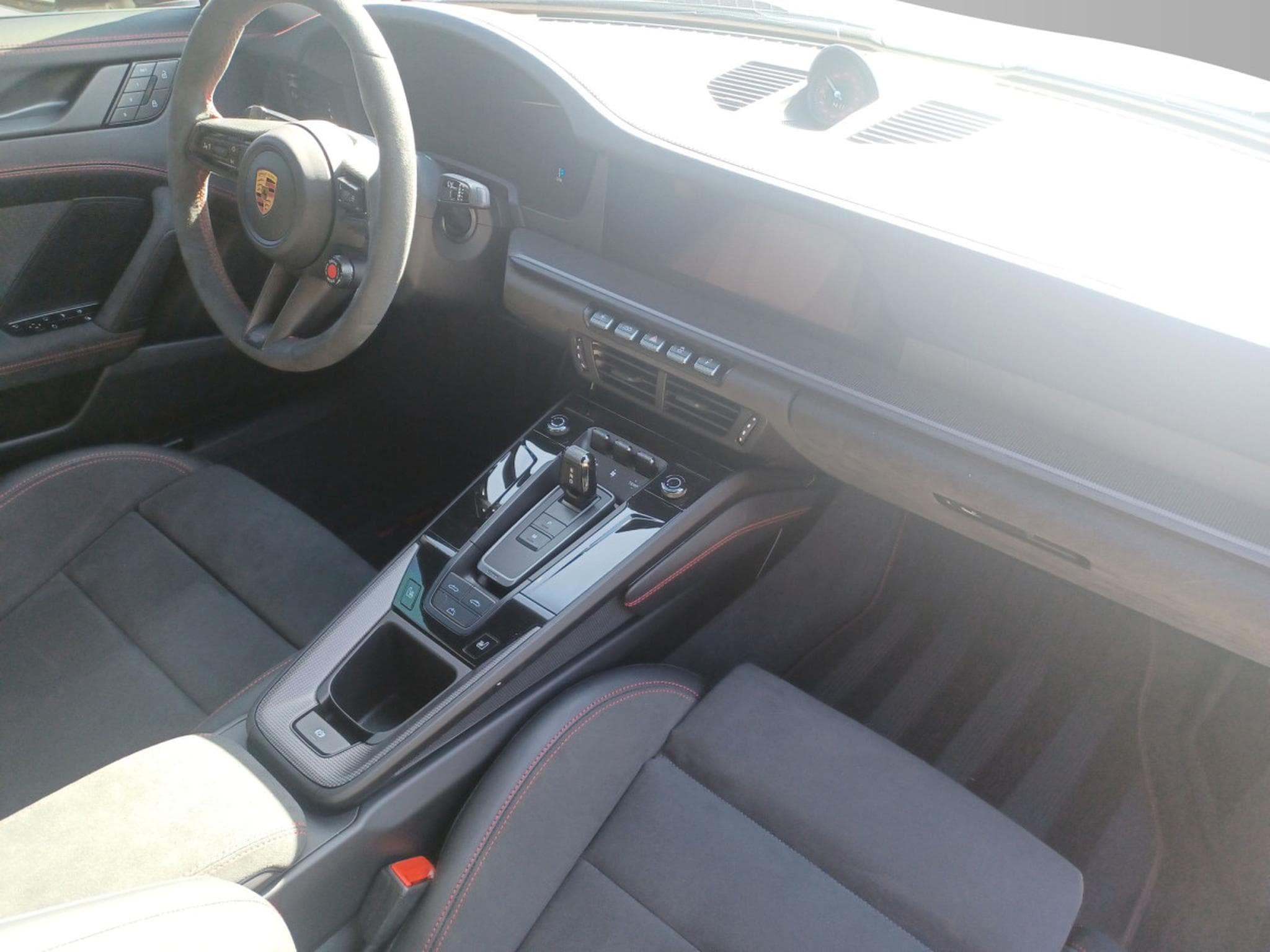 Porsche 911 Carrera 4 GTS Cabriolet (2026) - Foto 12