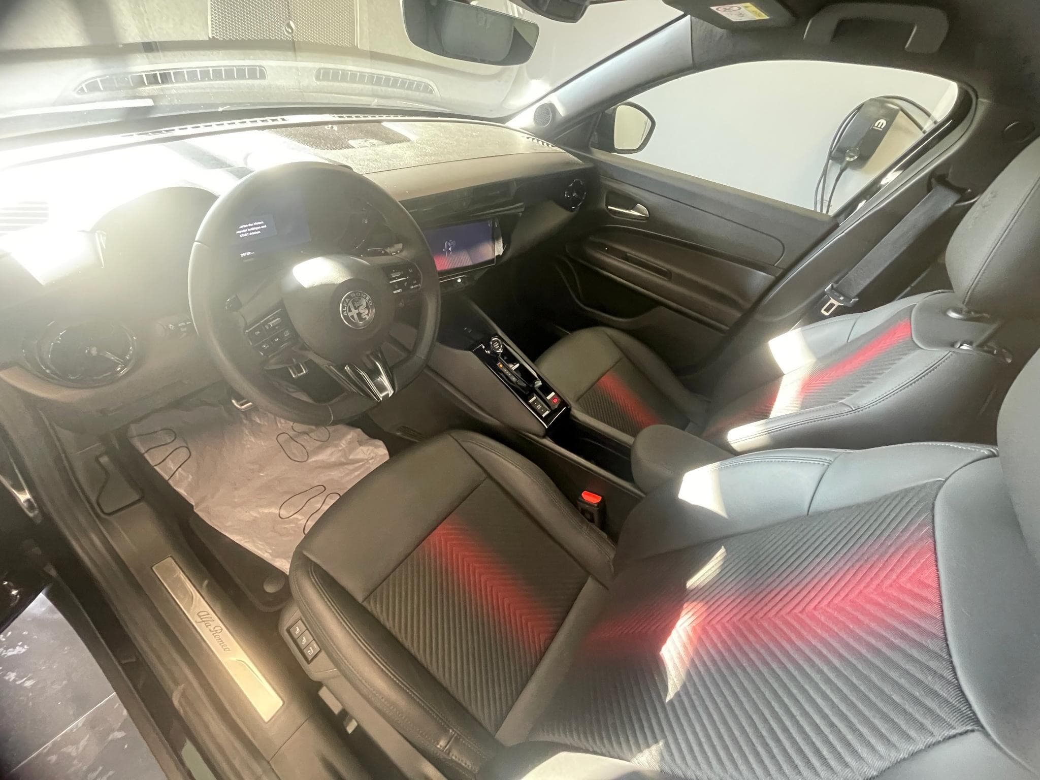 Alfa-Romeo Junior Speciale (2025) - Photo 3