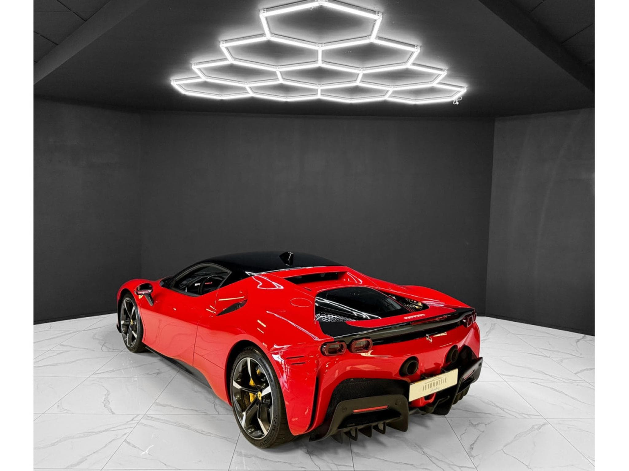 Ferrari SF90 Racing Seats / Carbon / Lift / JBL (2022) - Photo 3