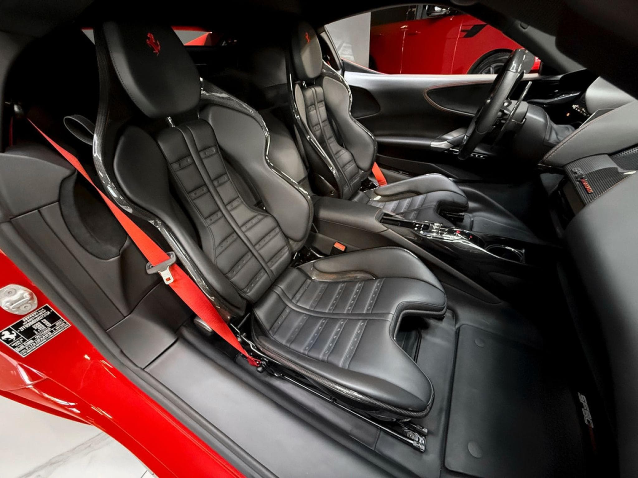 Ferrari SF90 Racing Seats / Carbon / Lift / JBL (2022) - Photo 13