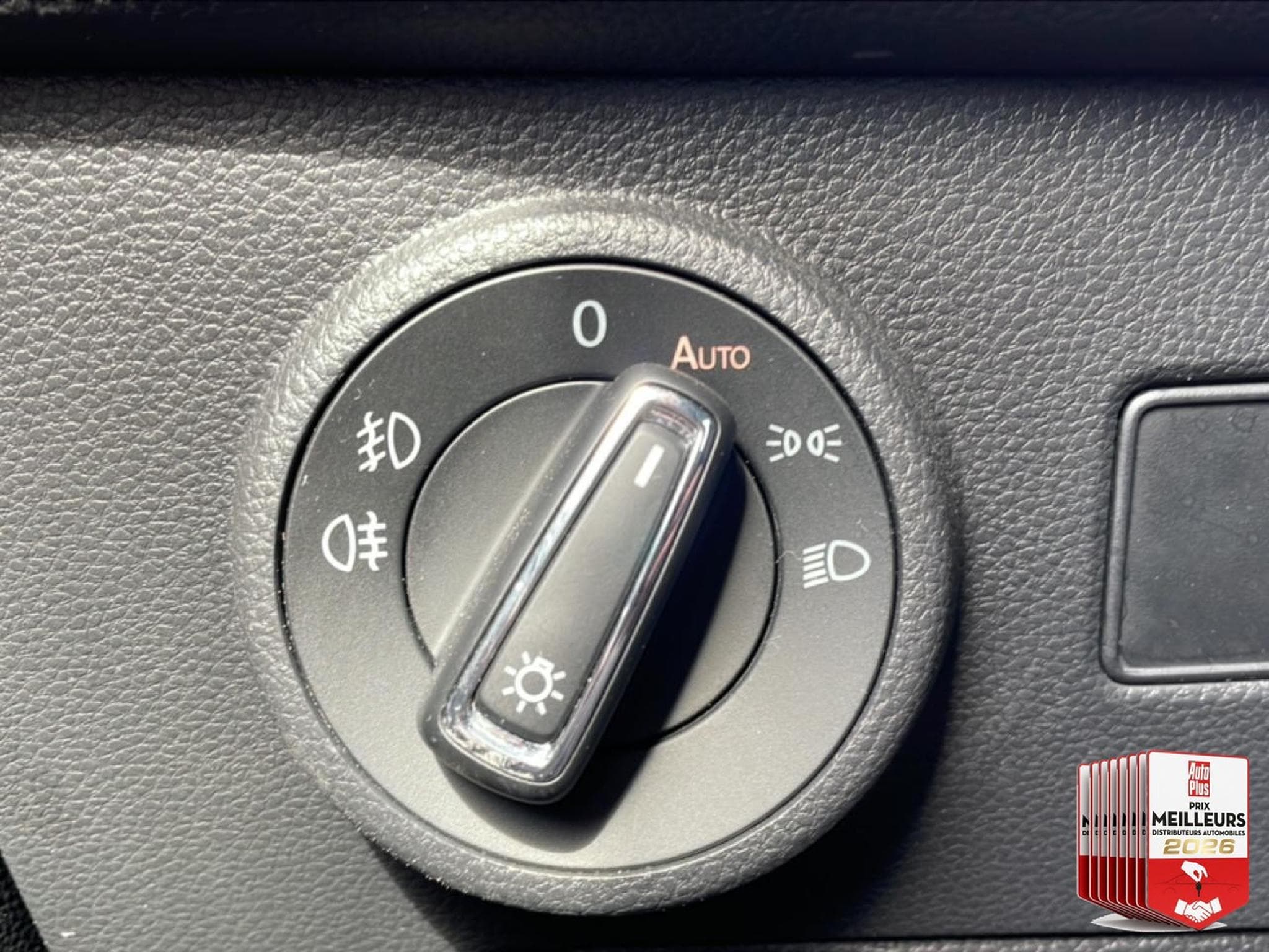 Seat ATECA 1.0 TSI 115 STYLE BUSINESS (2019) - Foto 32