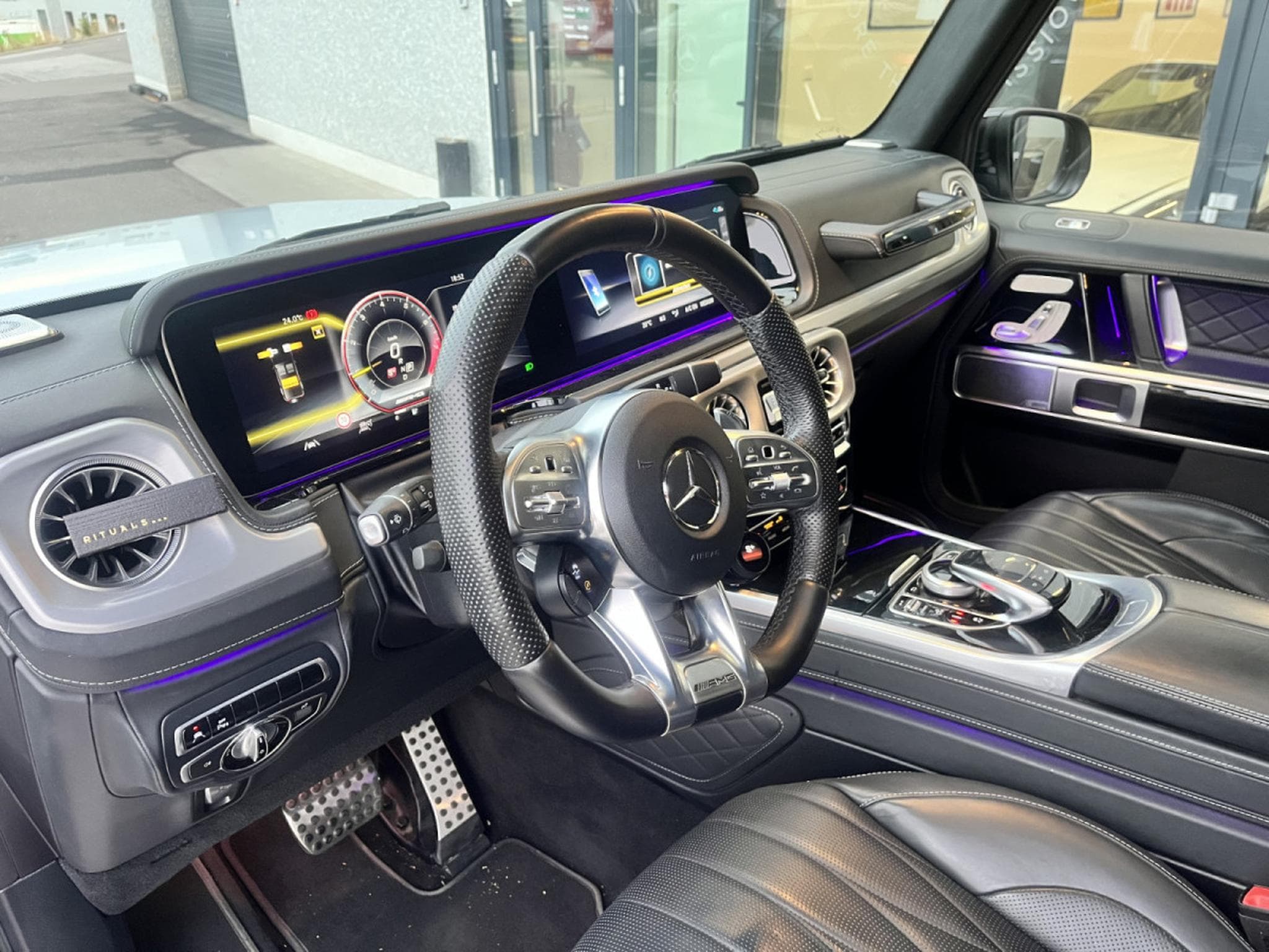 Mercedes G 63 AMG G63 AMG /SUPERIOR/ 8 WHEELS/ LAST SERVICE 09.2026 (2023) - Foto 8