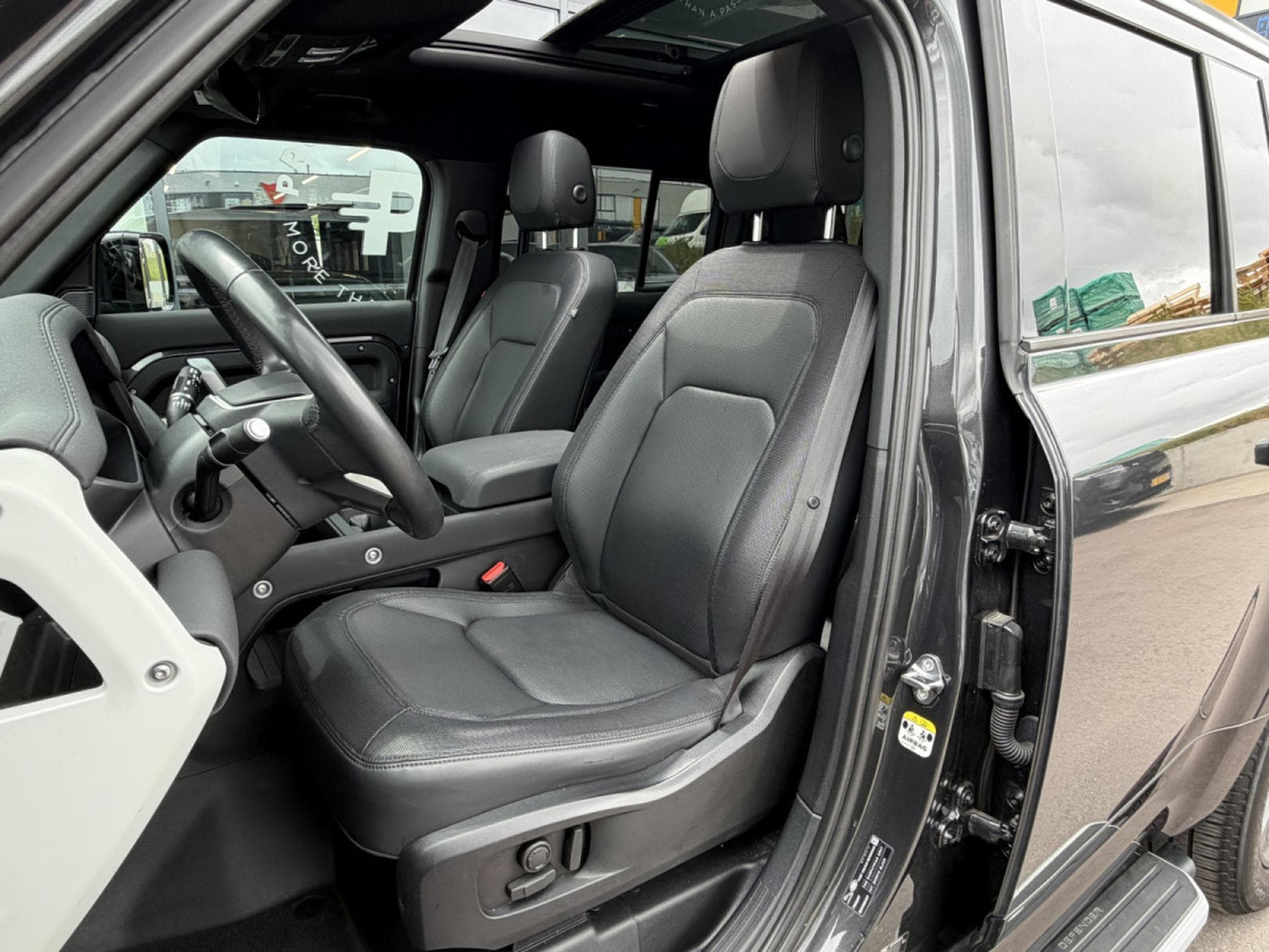 Land-Rover Defender Defender 110 P300 Hybrid X-Dynamic SE/CARPATHIAN (2023) - Foto 10
