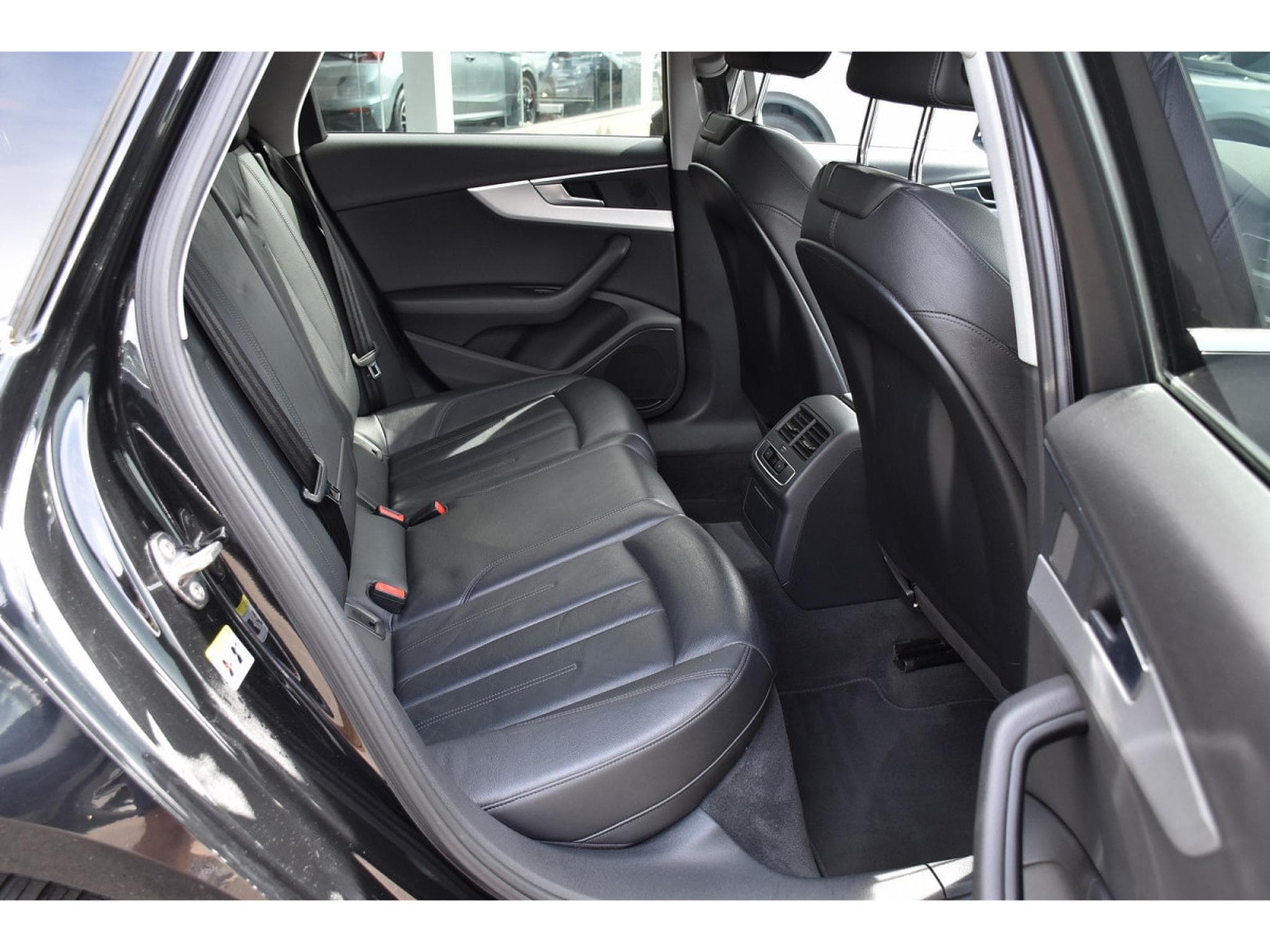 Audi A4 Avant 2.0 TDI Sport CUIR REGUL GPS KEYLESS (2016) - Photo 8