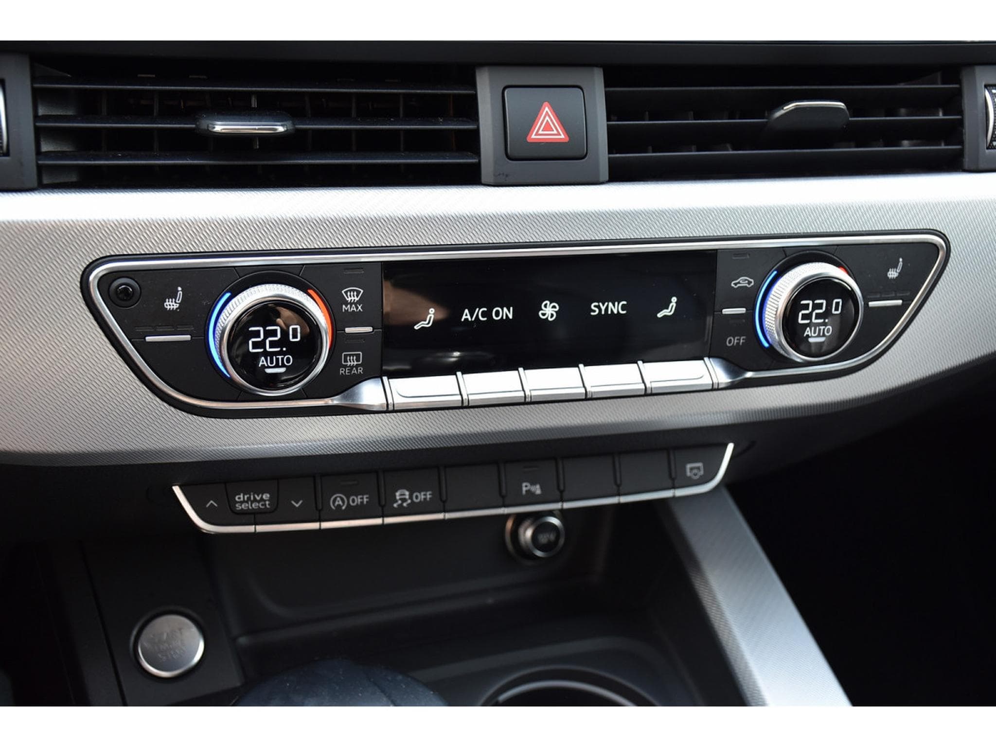 Audi A4 Avant 2.0 TDI Sport CUIR REGUL GPS KEYLESS (2016) - Photo 15